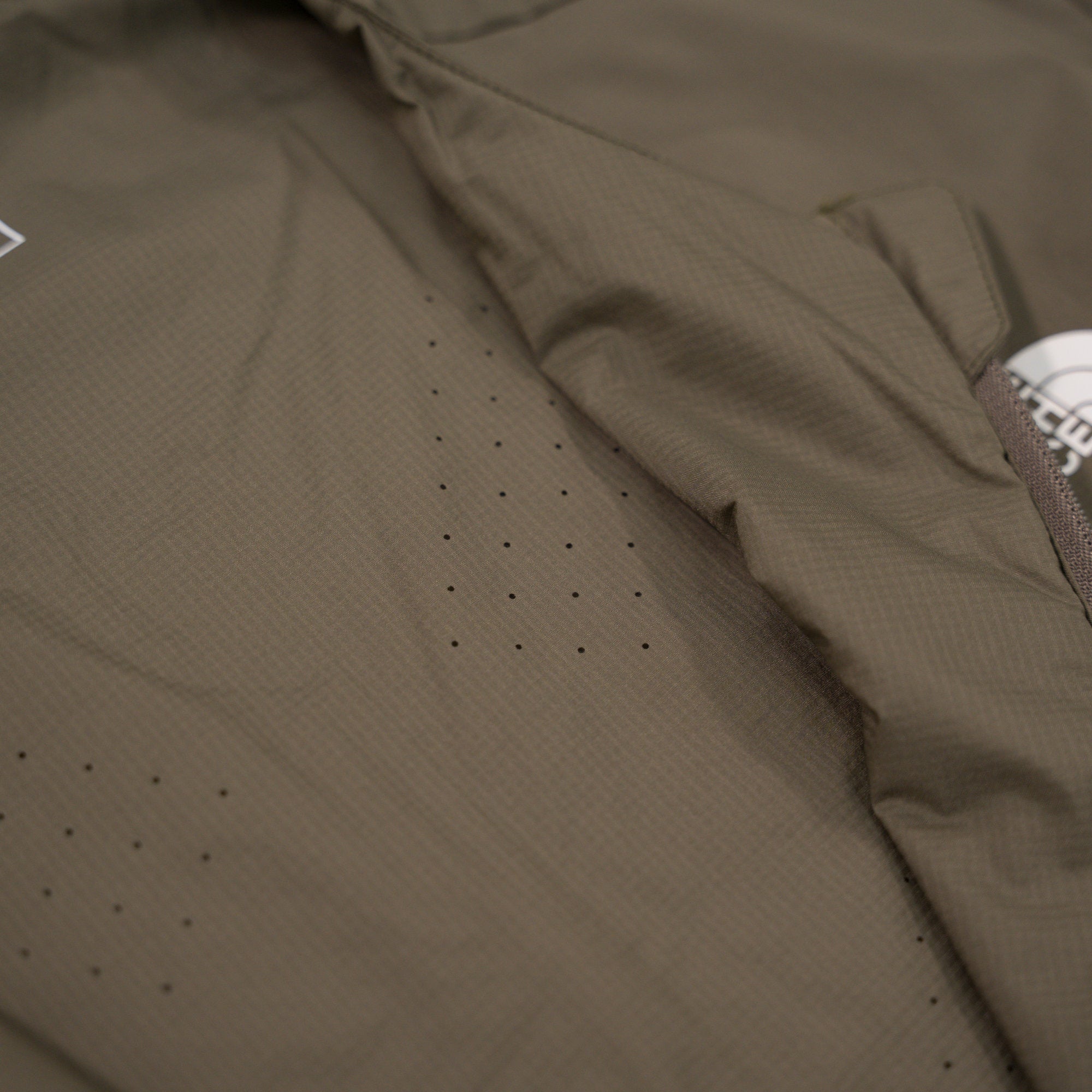 THE NORTH FACE ショートスリーブベントリックスランクルー（Unisex）