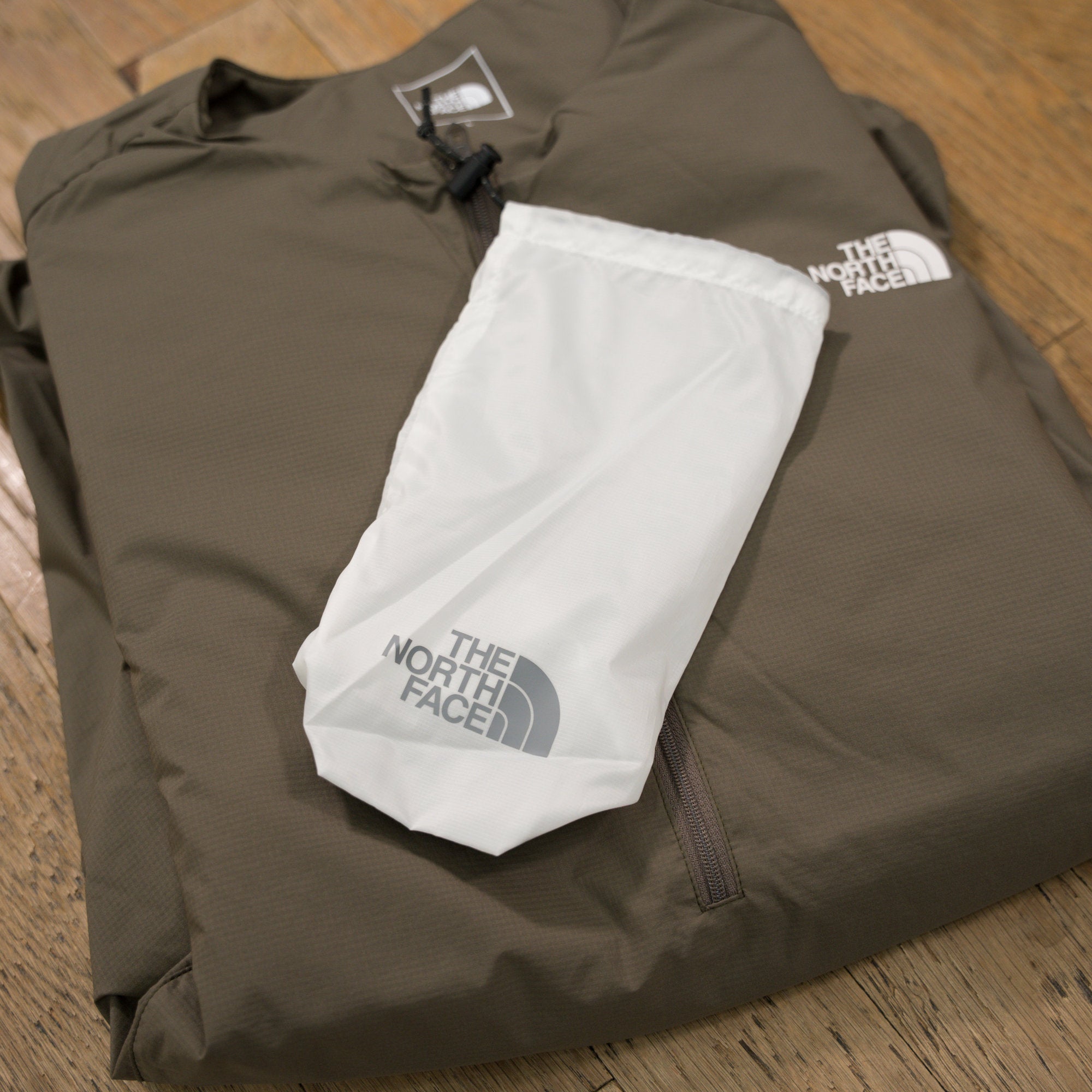 THE NORTH FACE ショートスリーブベントリックスランクルー（Unisex）