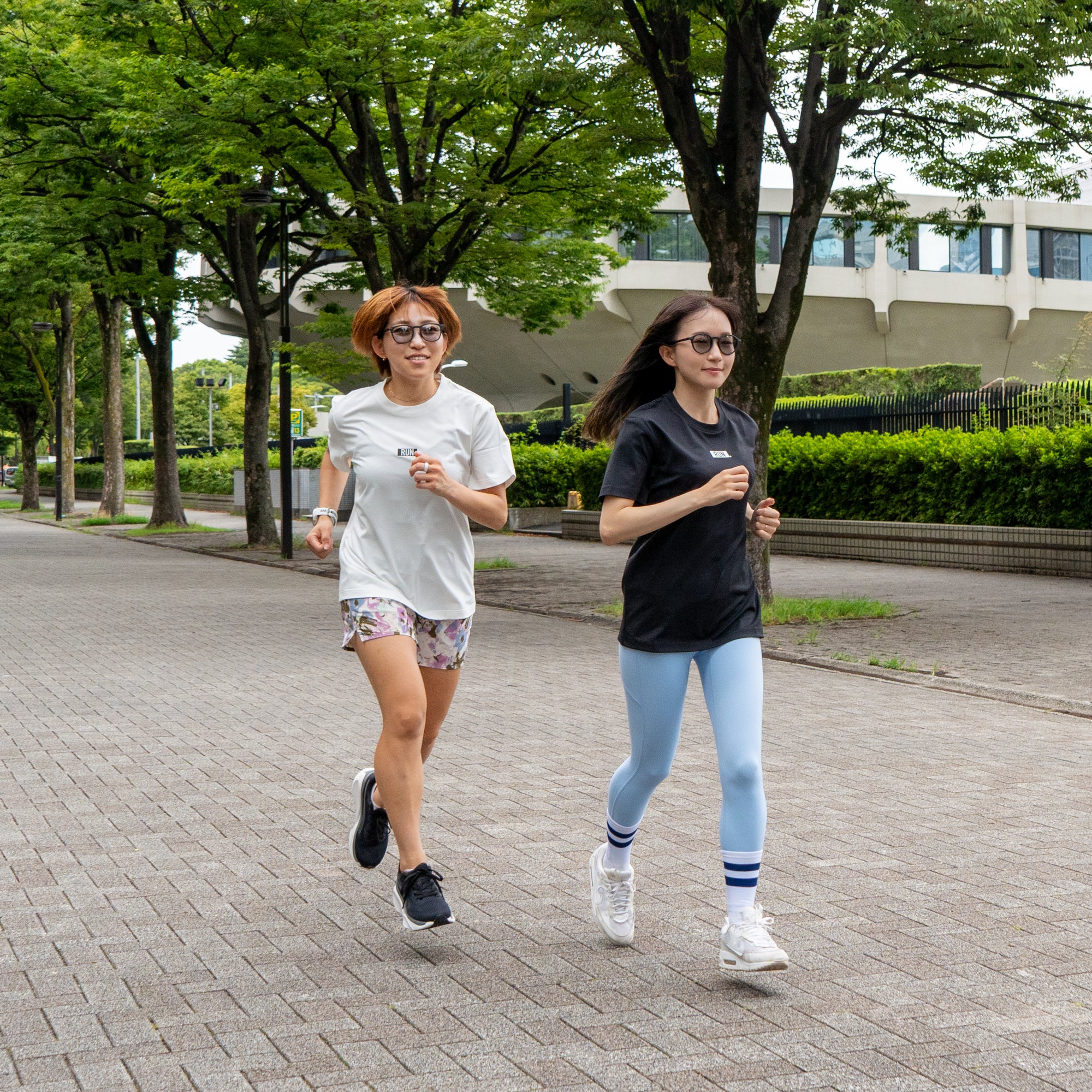 IZIPIZI SUN LIGHT ADAPTIVE #E (BLACK) 調光レンズサングラス