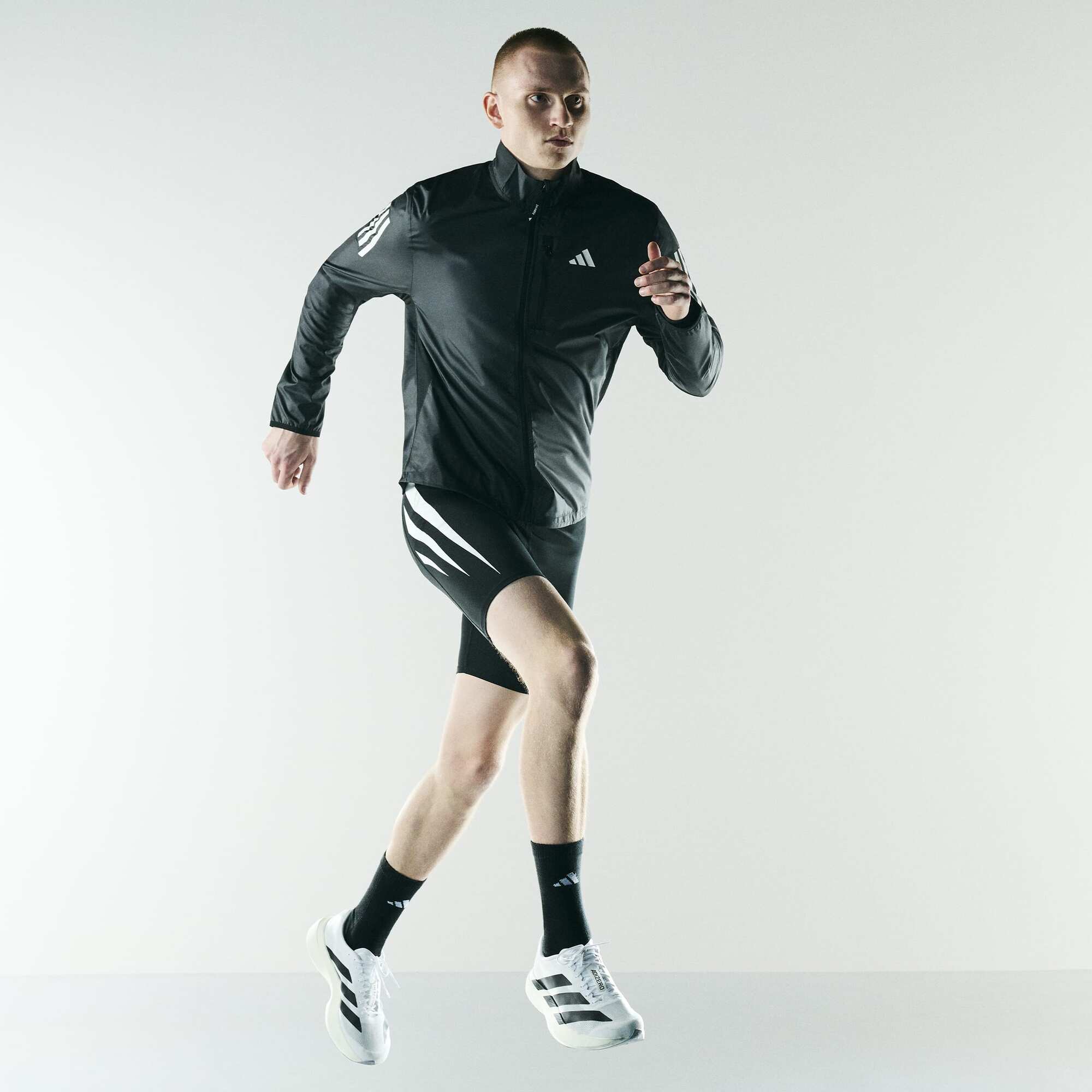 adidas ADIZERO EVO SL（Men's）クラウドホワイト/ コアブラック/クラウドホワイト