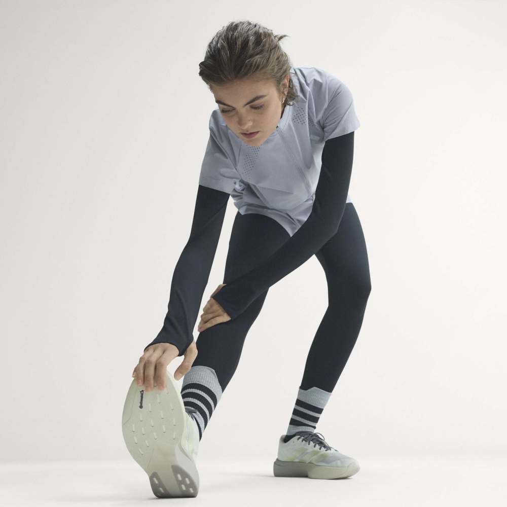 adidas ADIZERO EVO SL（Women's）オフホワイト/アイスゴールドメタリック/グラナイト