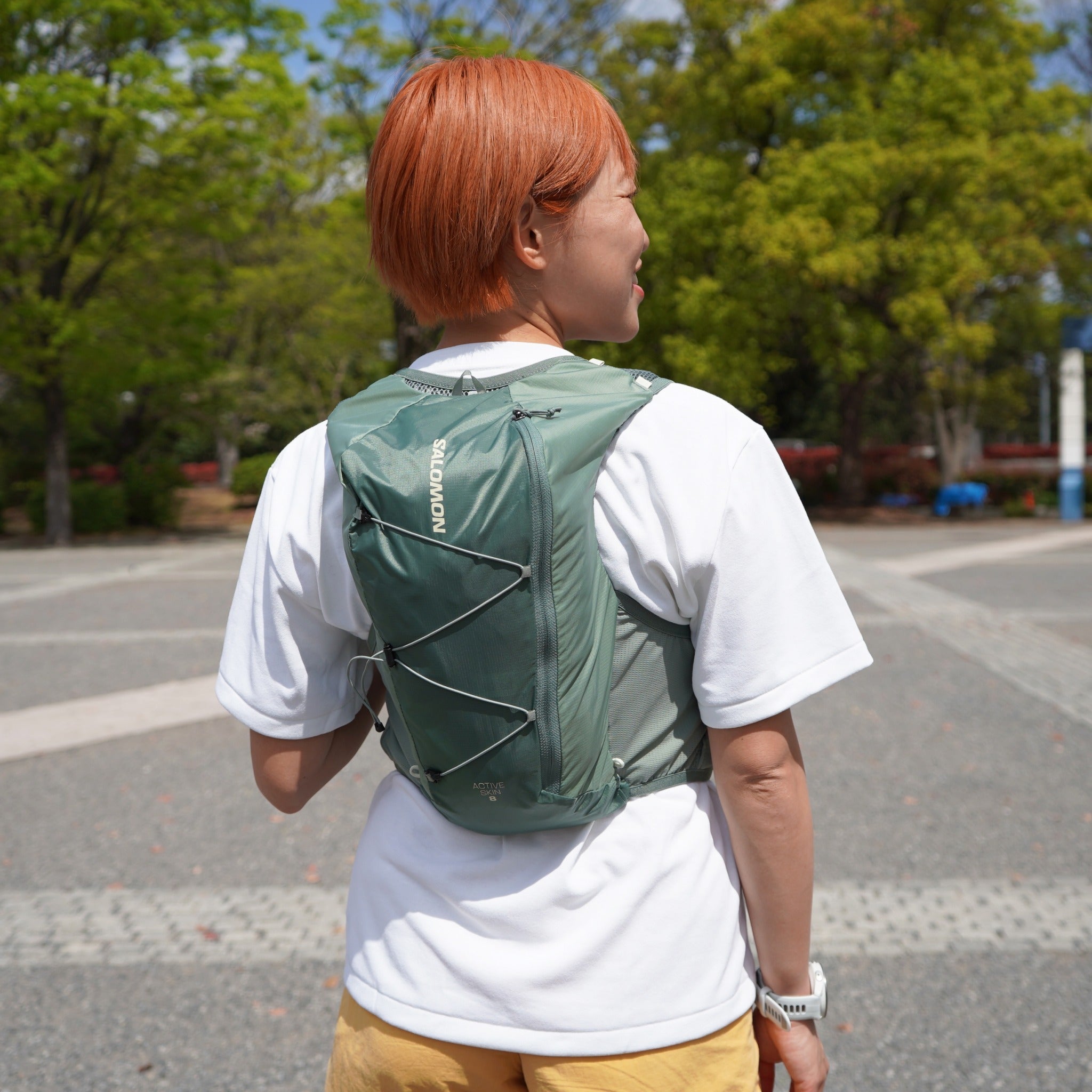 SALOMON ACTIVE SKIN 8 SET ユニセックス ランニングベスト（フラスク付）