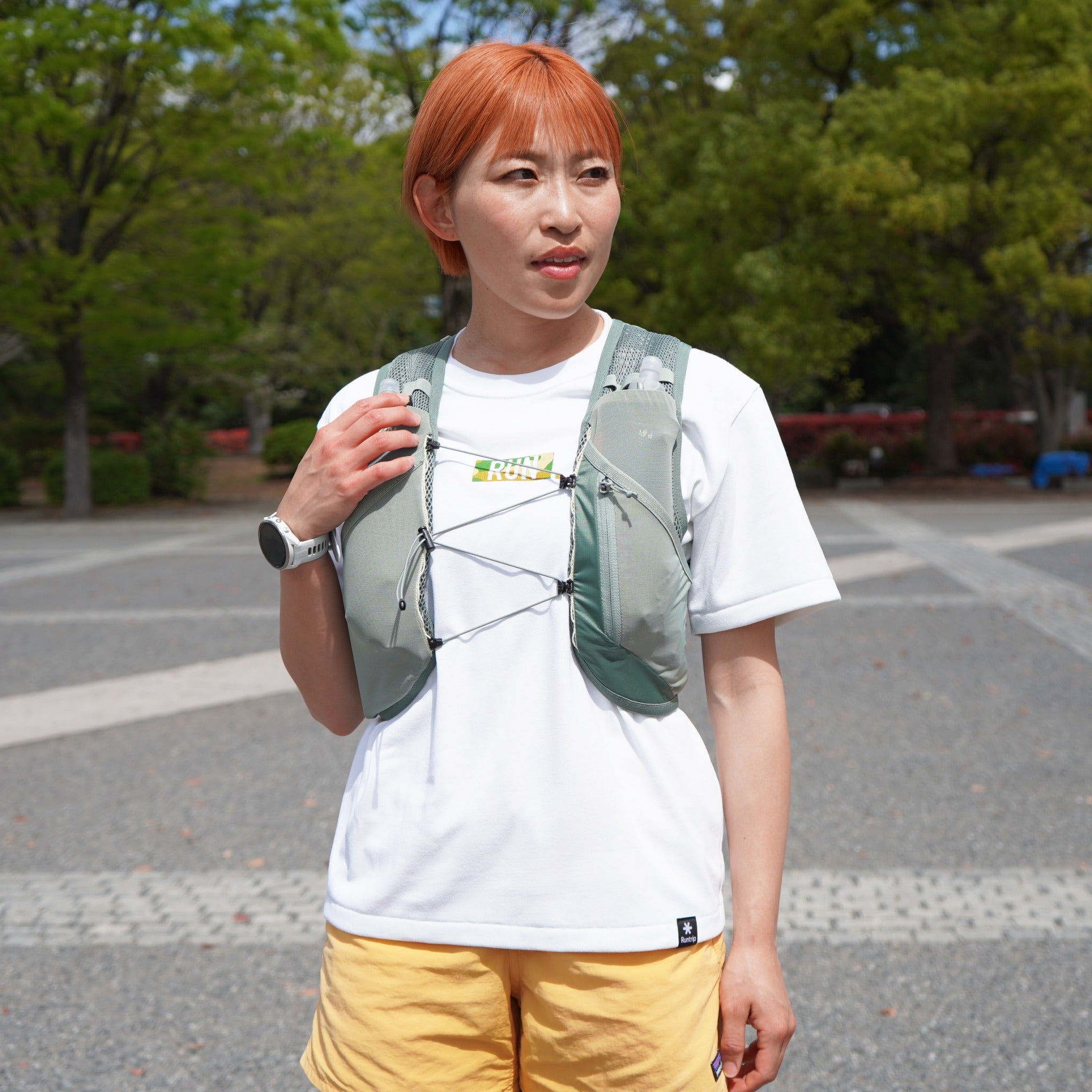 SALOMON ACTIVE SKIN 8 SET ユニセックス ランニングベスト（フラスク付）