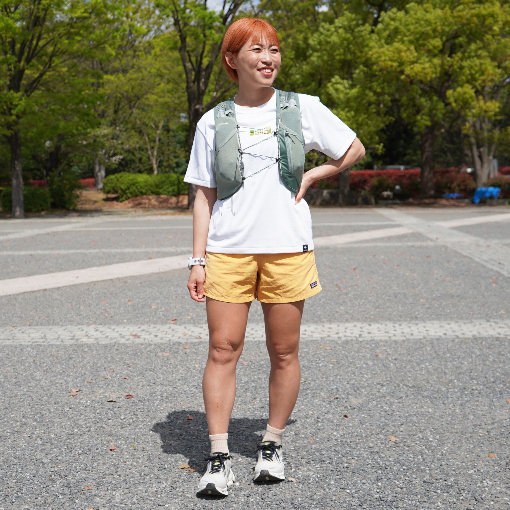 SALOMON ACTIVE SKIN 8 SET ユニセックス ランニングベスト（フラスク付）