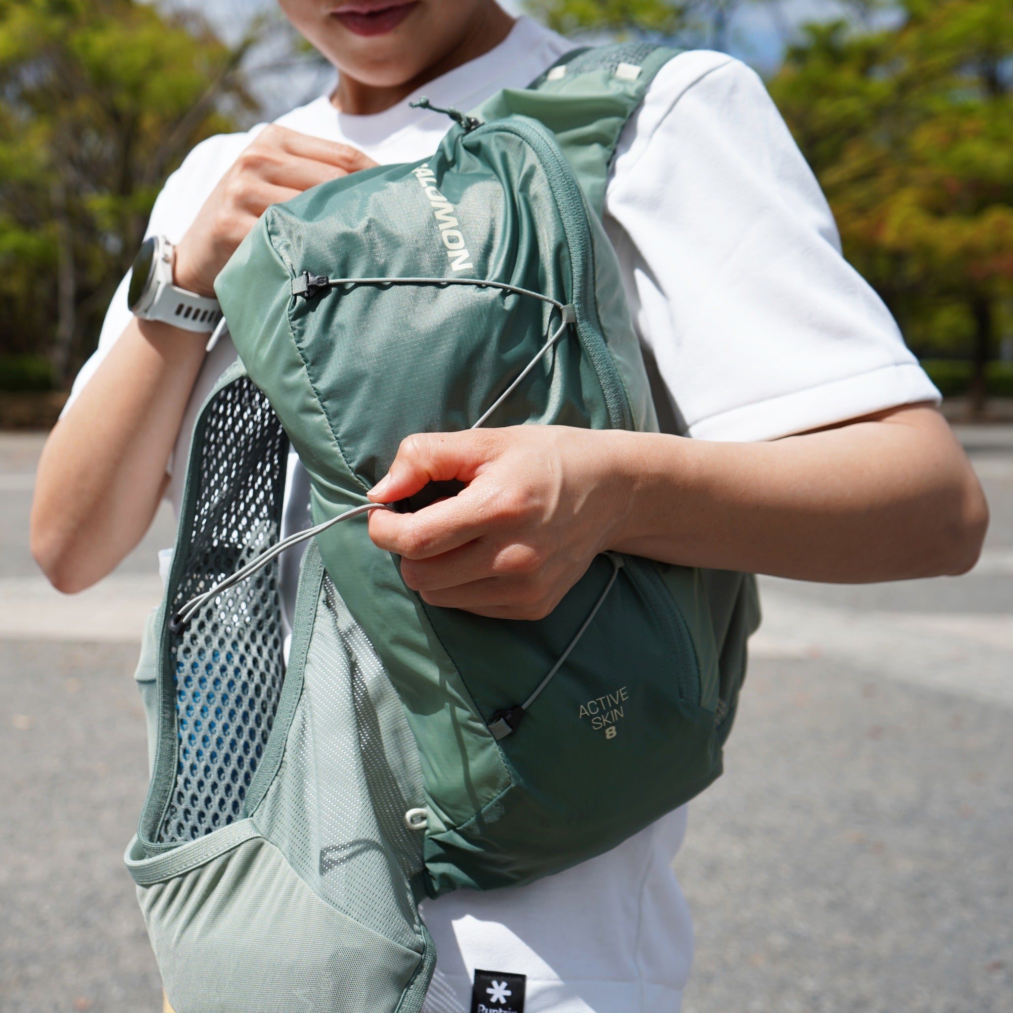 SALOMON ACTIVE SKIN 8 SET ユニセックス ランニングベスト（フラスク付）