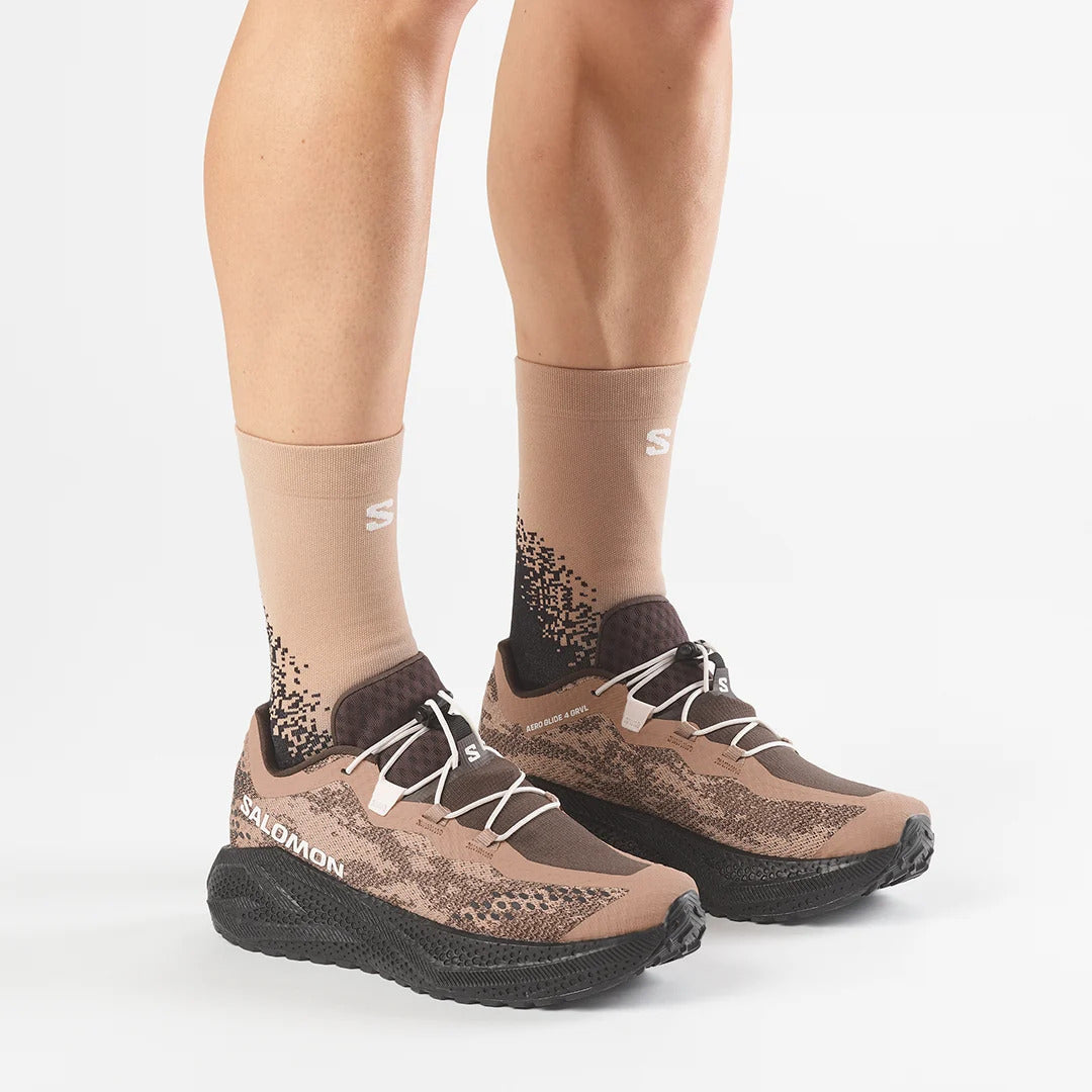 SALOMON AERO GLIDE 4 GRVL（Men's）BURRO/BLACK/VANILLA ICE