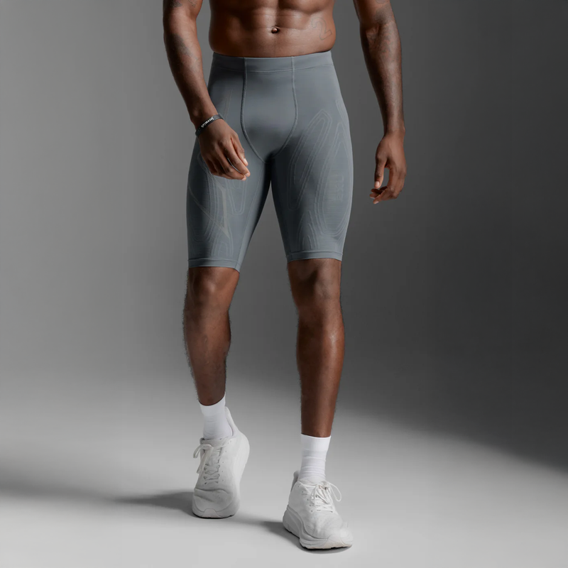 2XU | MCS メンズ ランコンプレッション ショートタイツ