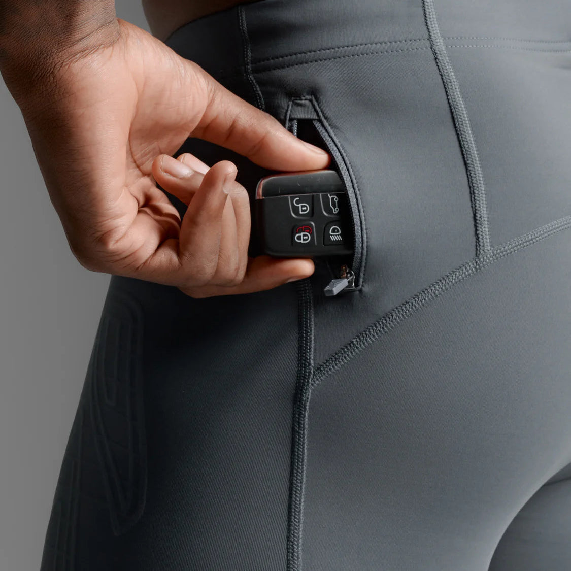 2XU | MCS メンズ ランコンプレッション ショートタイツ