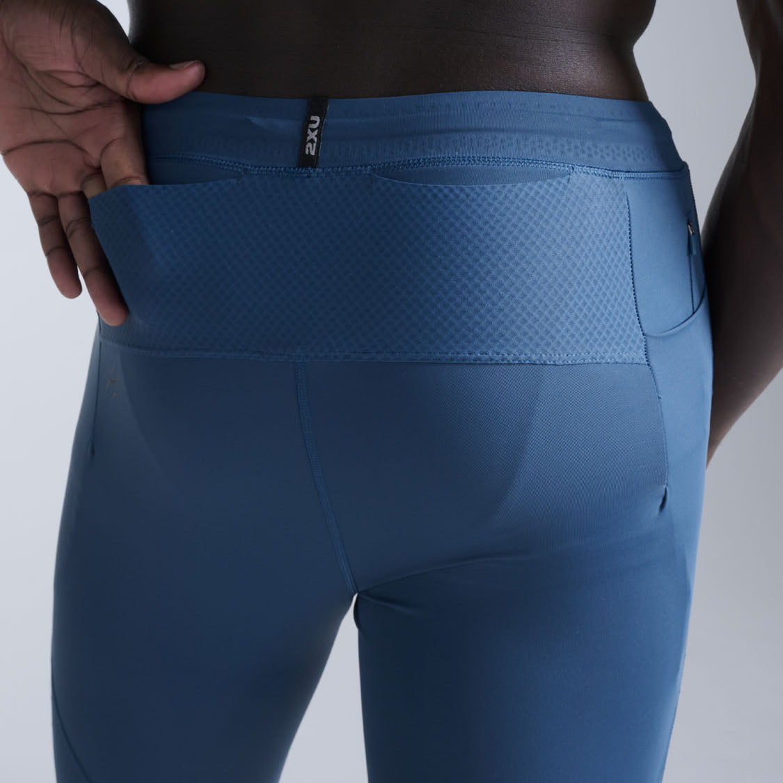 2XU | MCS メンズ ライトスピード リアクト コンプレッションショート