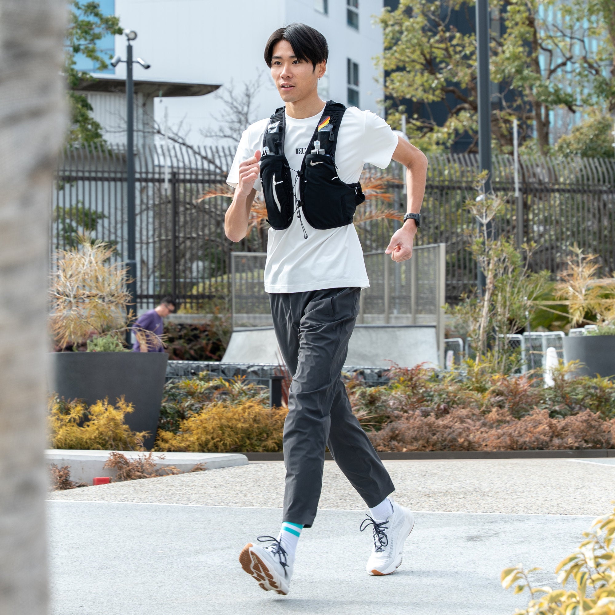 Nike ランニングベスト Lサイズ ブラック NIKE ランベスト 5L ブラック/セイル/セイル | Runtrip Store