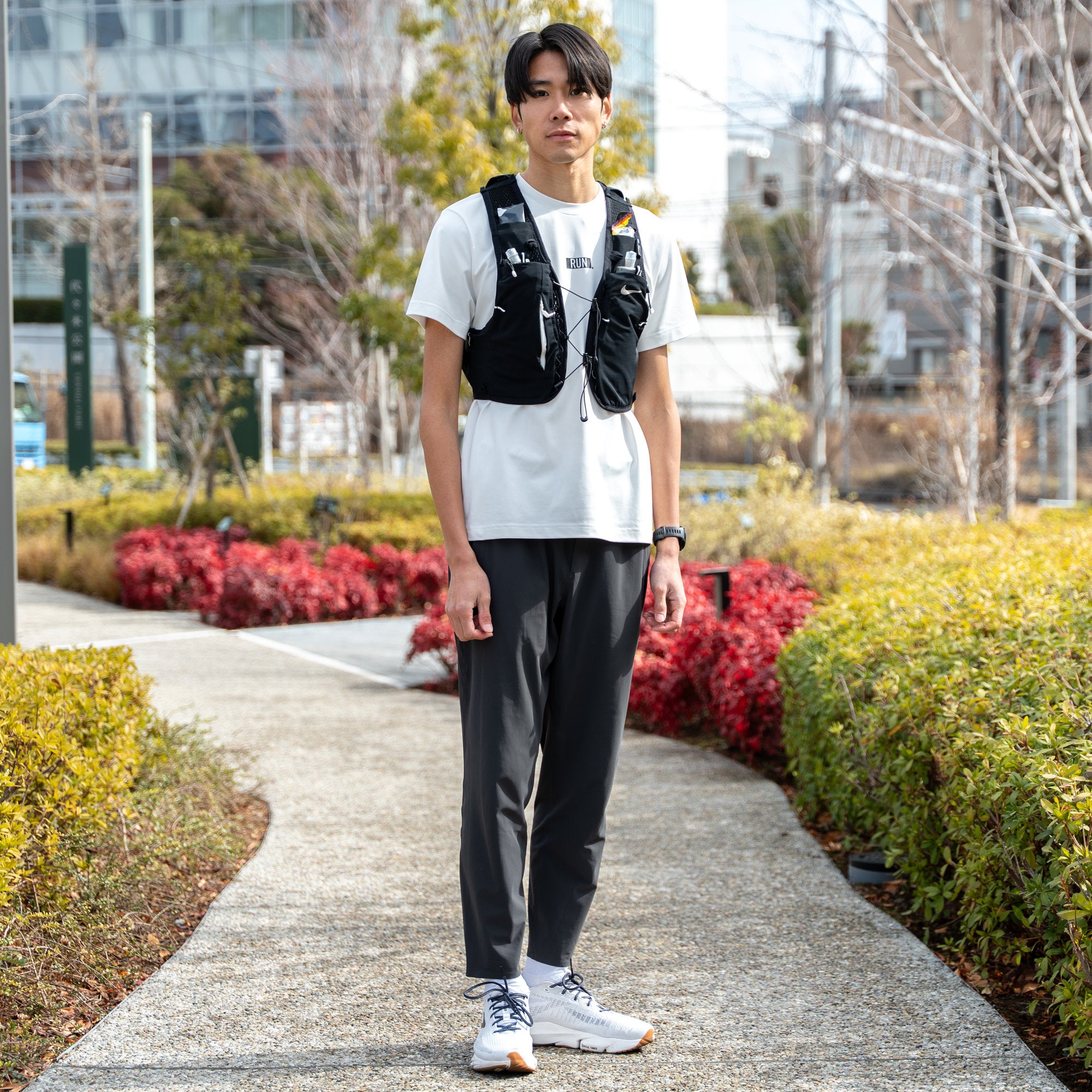 NIKE ランベスト 5L ブラック/セイル/セイル