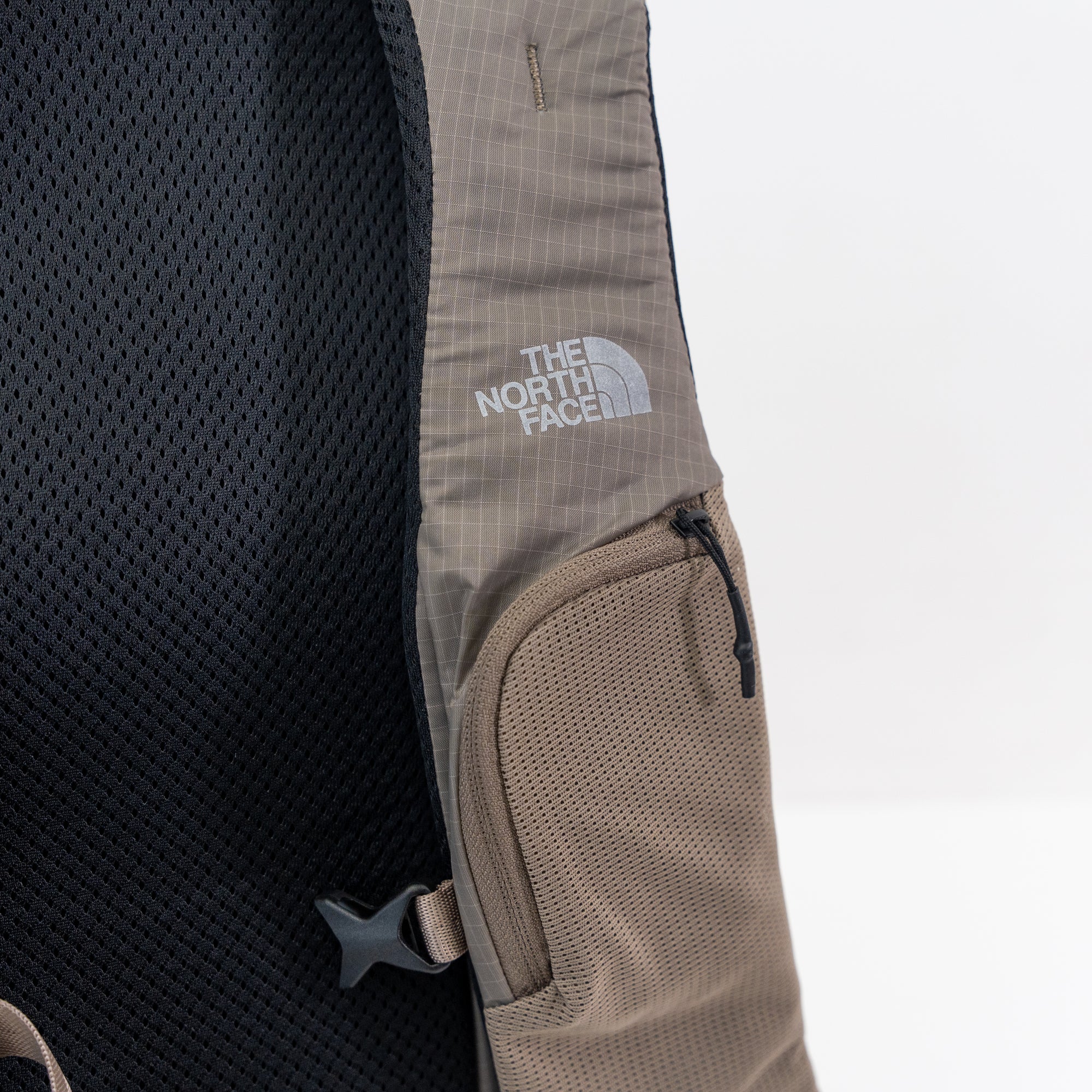 THE NORTH FACE ワンマイル16