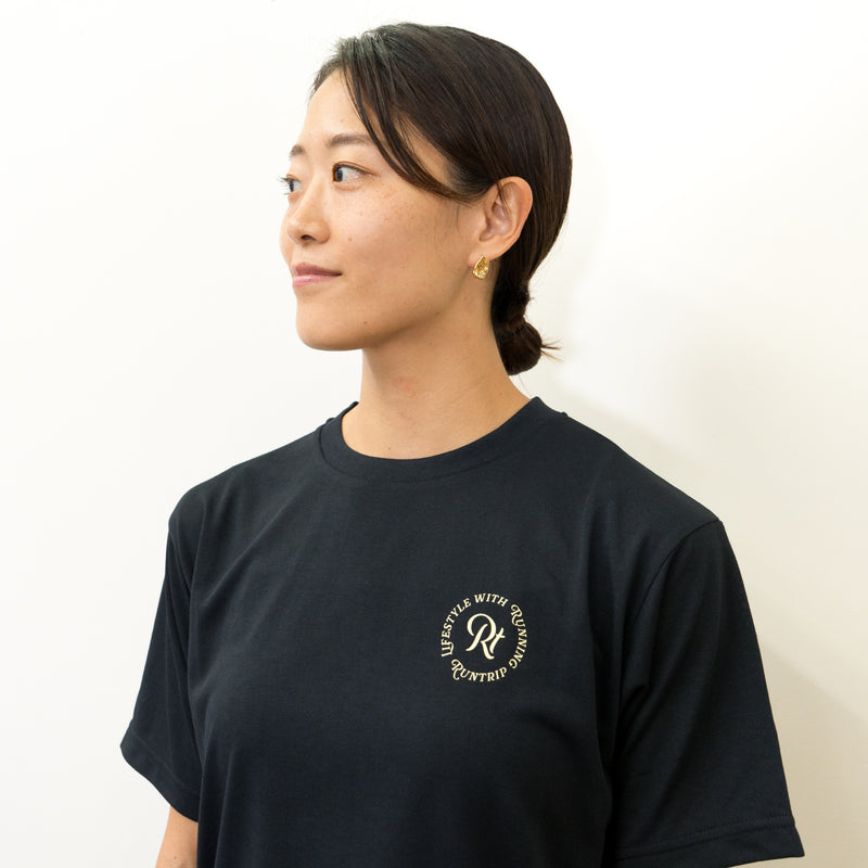 Runtrip × PROGRESS RUNNING CLUB "PRC BADGE LOGO" Rt Logo Tee