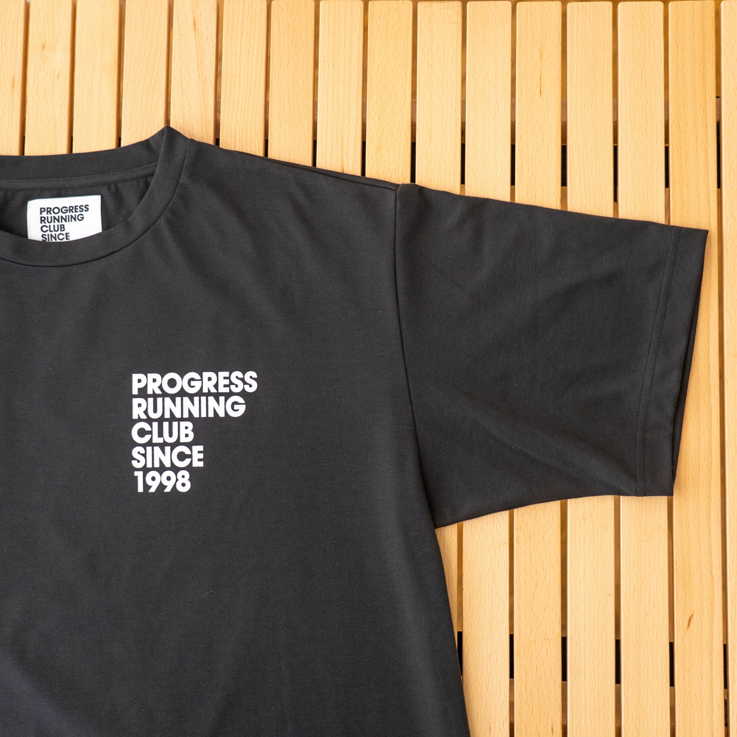 PROGRESS RUNNING CLUB "1998" Short-Sleeve Tee