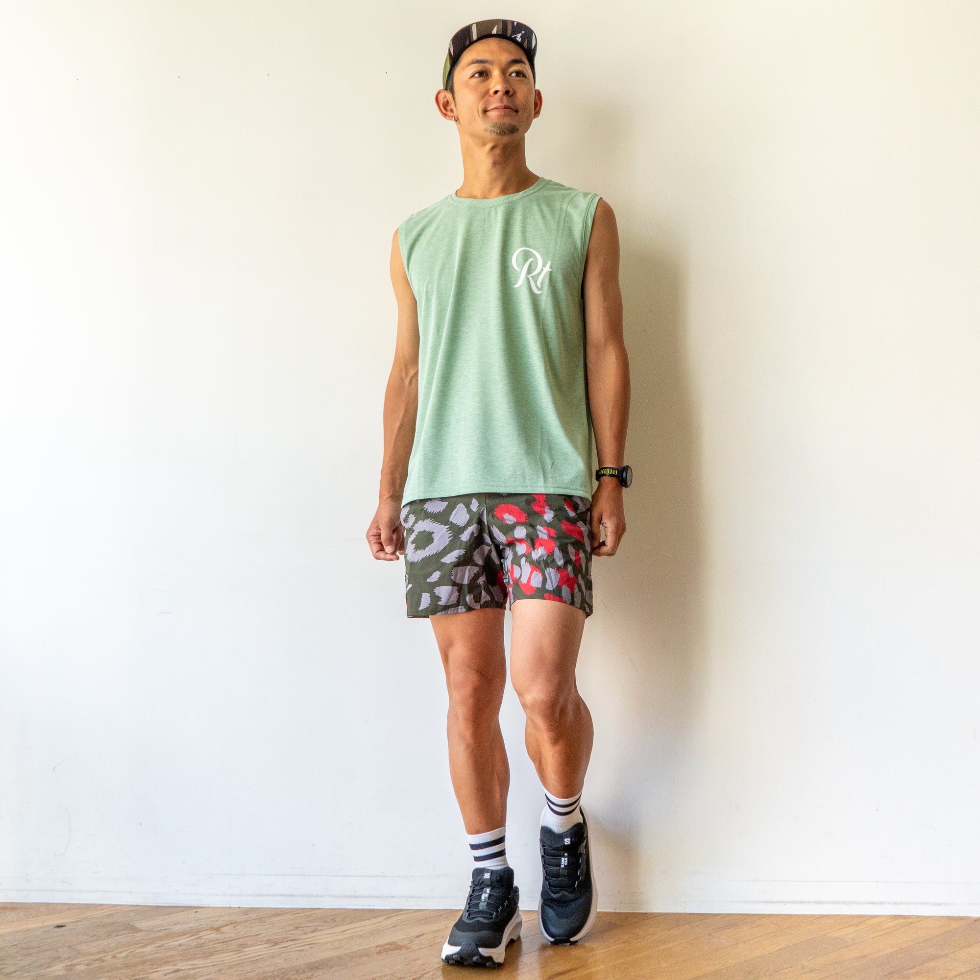 Rt Logo "LIFESTYLE WITH RUNNING" Sleeve-less Tee