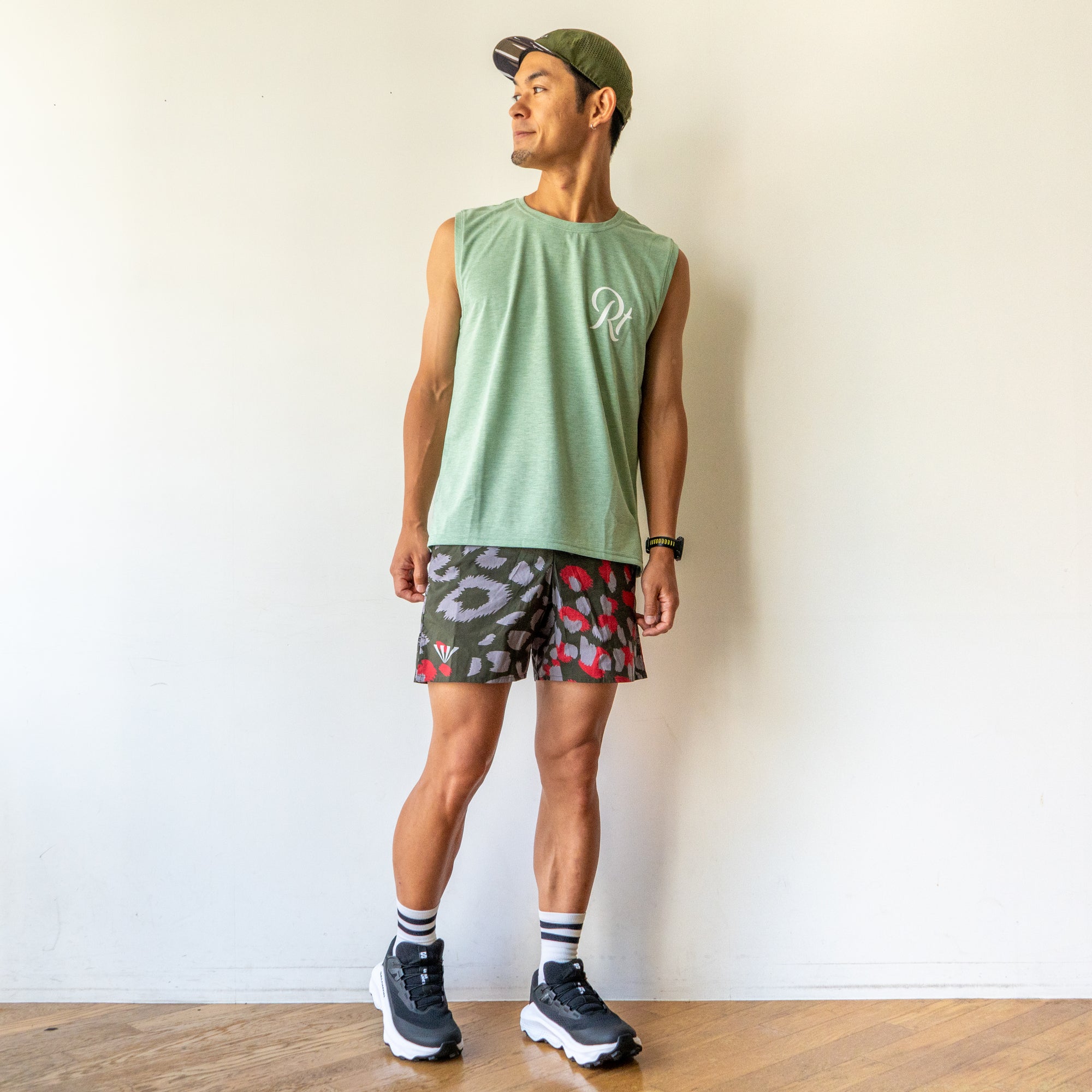 Rt Logo "LIFESTYLE WITH RUNNING" Sleeve-less Tee