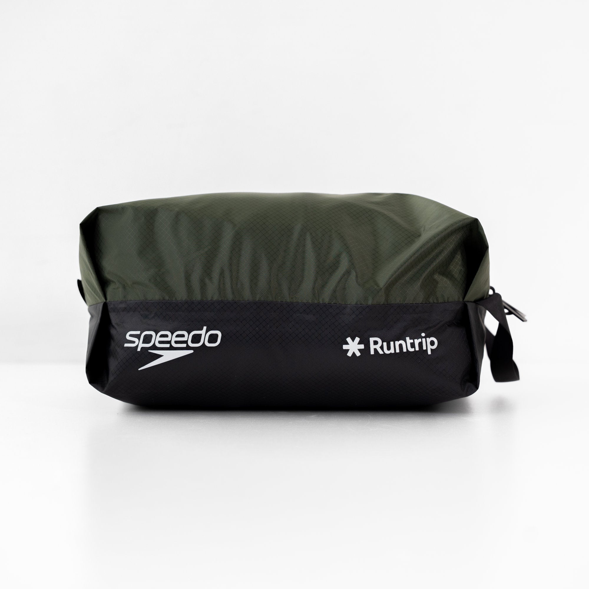 Runtrip × Speedo ウォータープルーフポーチ M