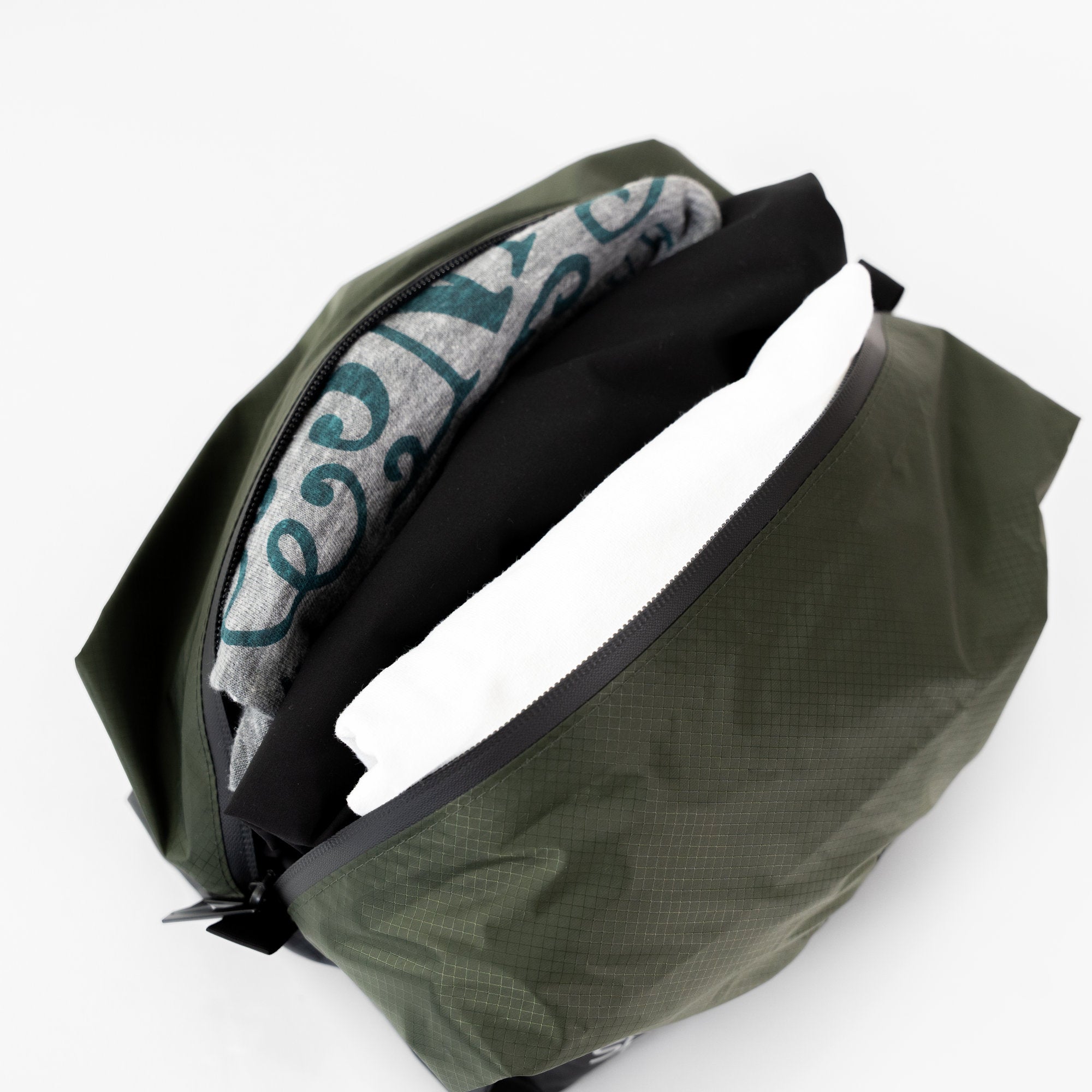 Runtrip × Speedo ウォータープルーフポーチ M