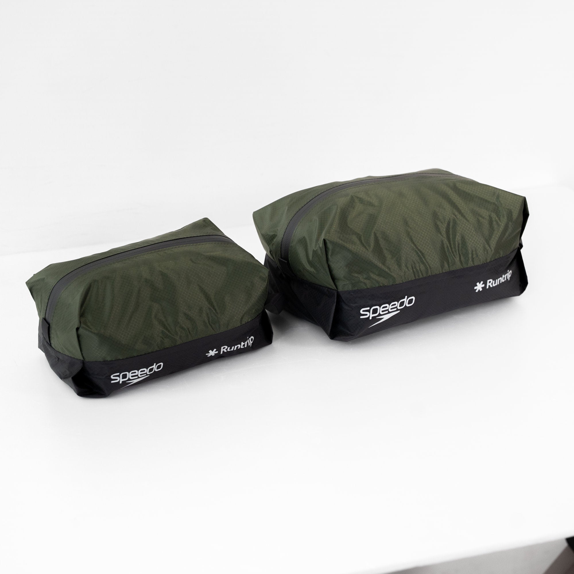 Runtrip × Speedo ウォータープルーフポーチ S