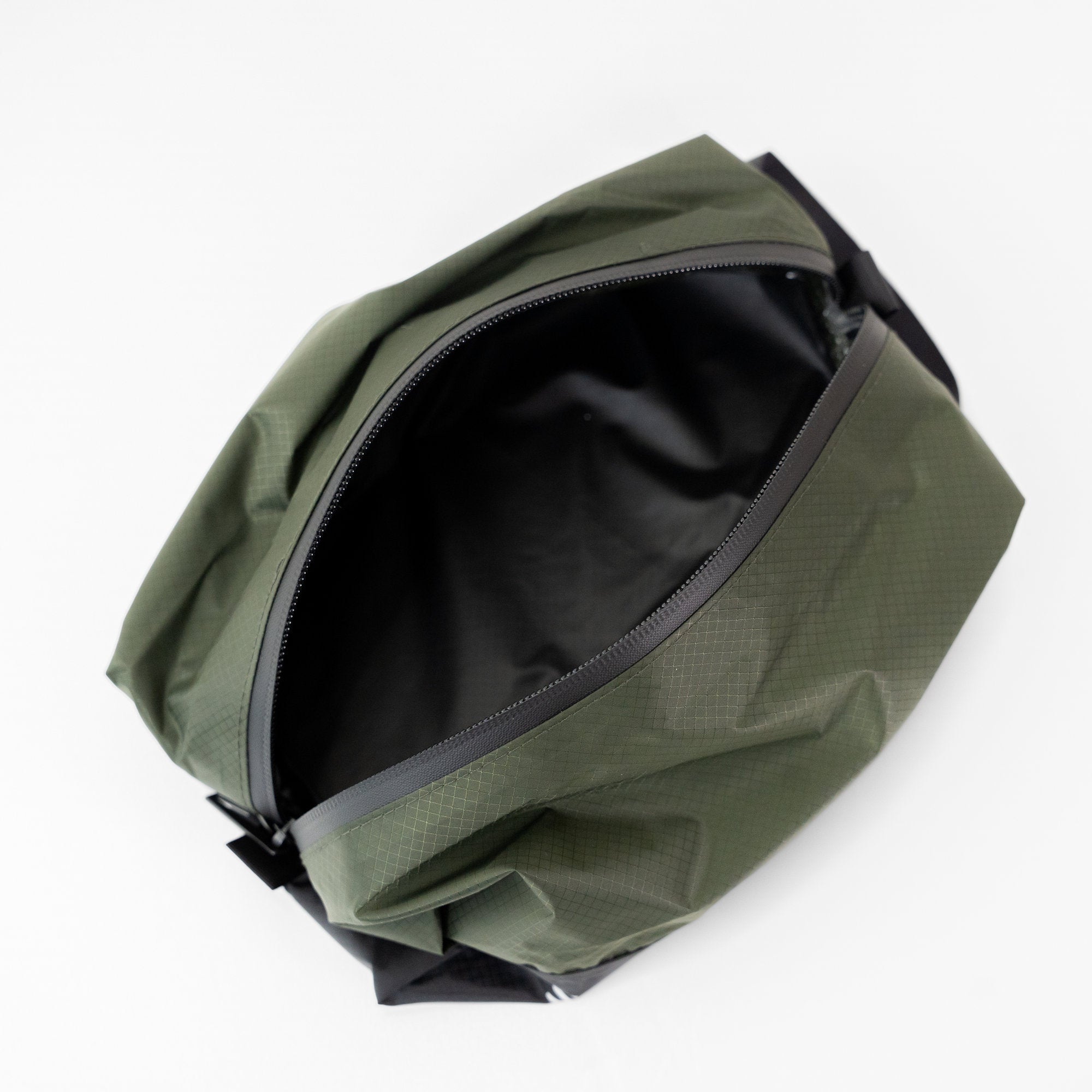 Runtrip × Speedo ウォータープルーフポーチ M