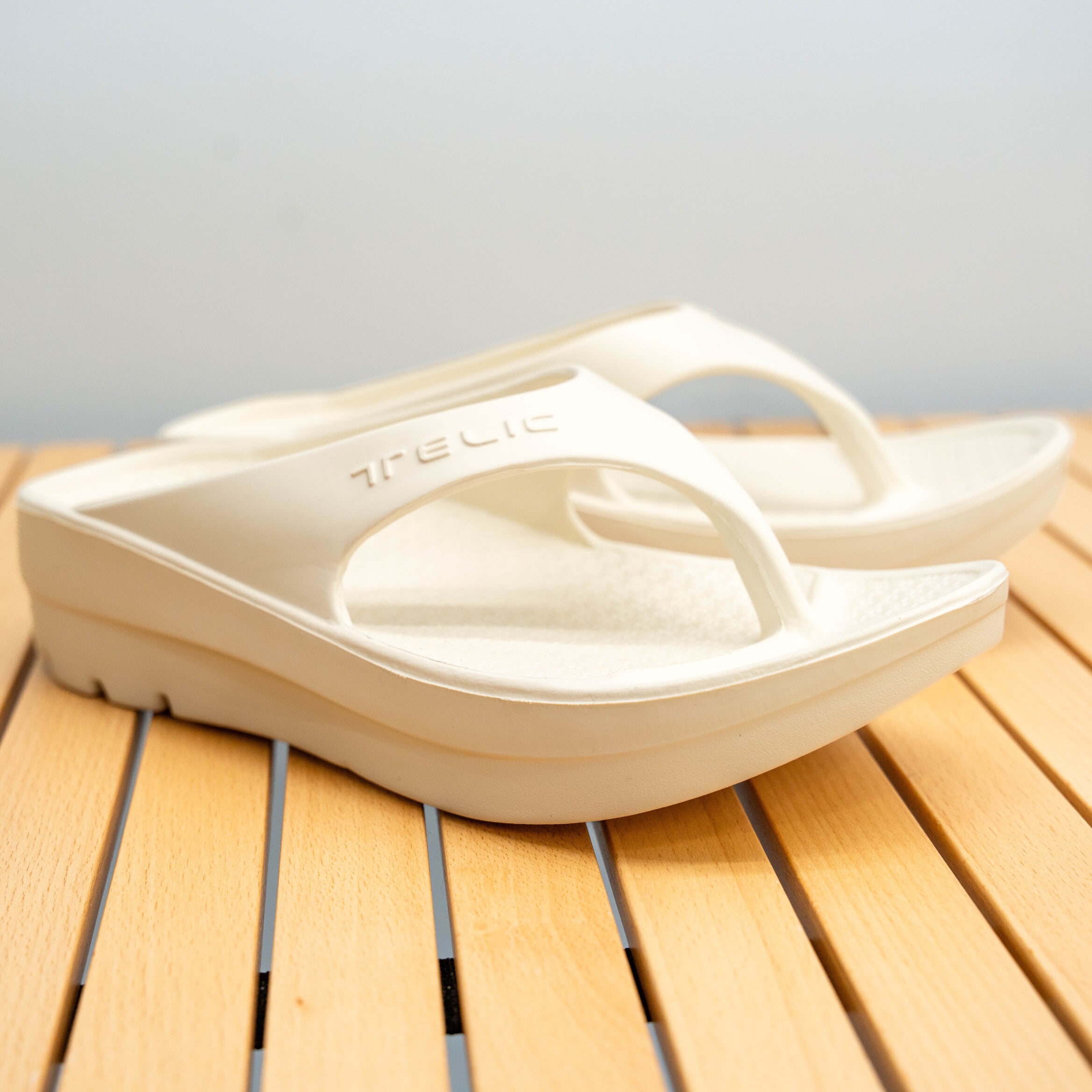 TELICリカバリーサンダル W-FLIPFLOP (Ivory)