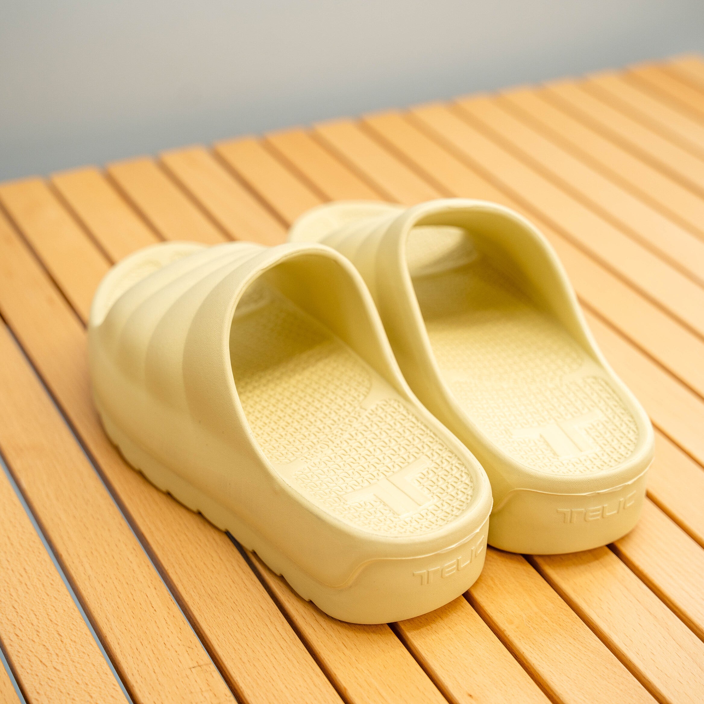 TELICリカバリーサンダル W-CLOUD (La France)