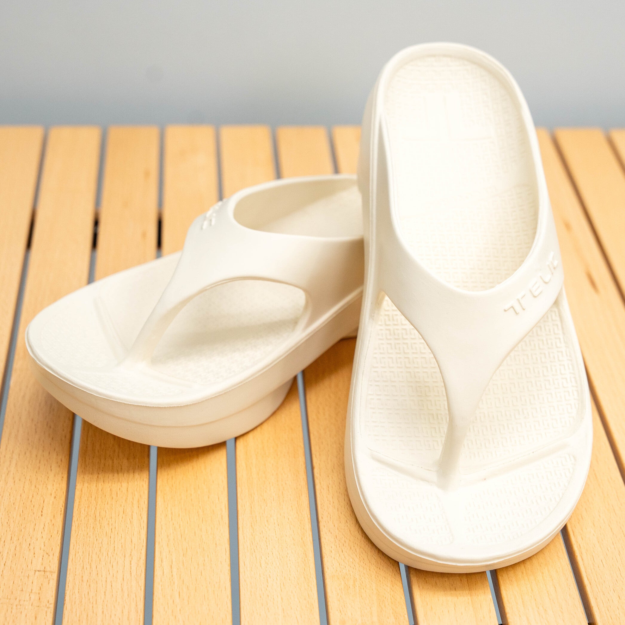 TELICリカバリーサンダル W-FLIPFLOP (Ivory)