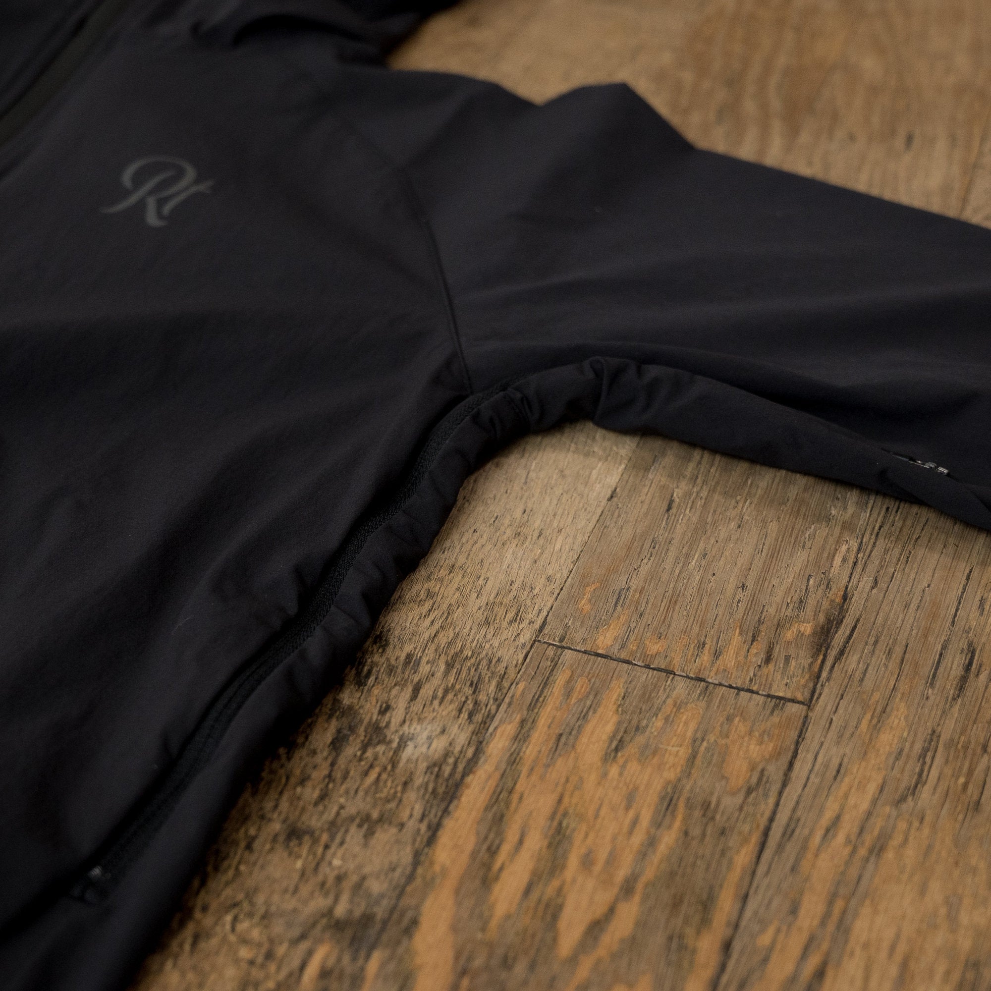 THE RUNNING JACKET by Runtrip Full Zip (Black)
