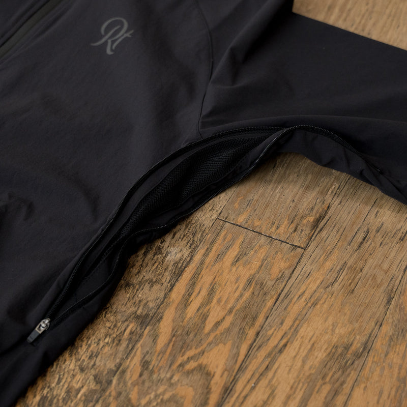 THE RUNNING JACKET by Runtrip Full Zip (Black)