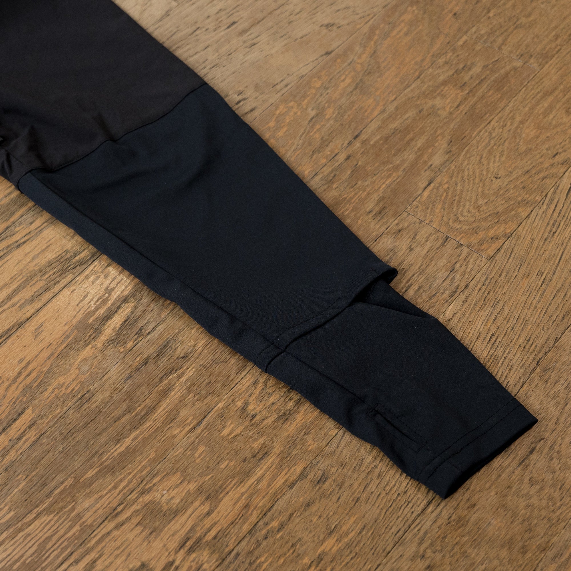 THE RUNNING JACKET by Runtrip Full Zip (Black)