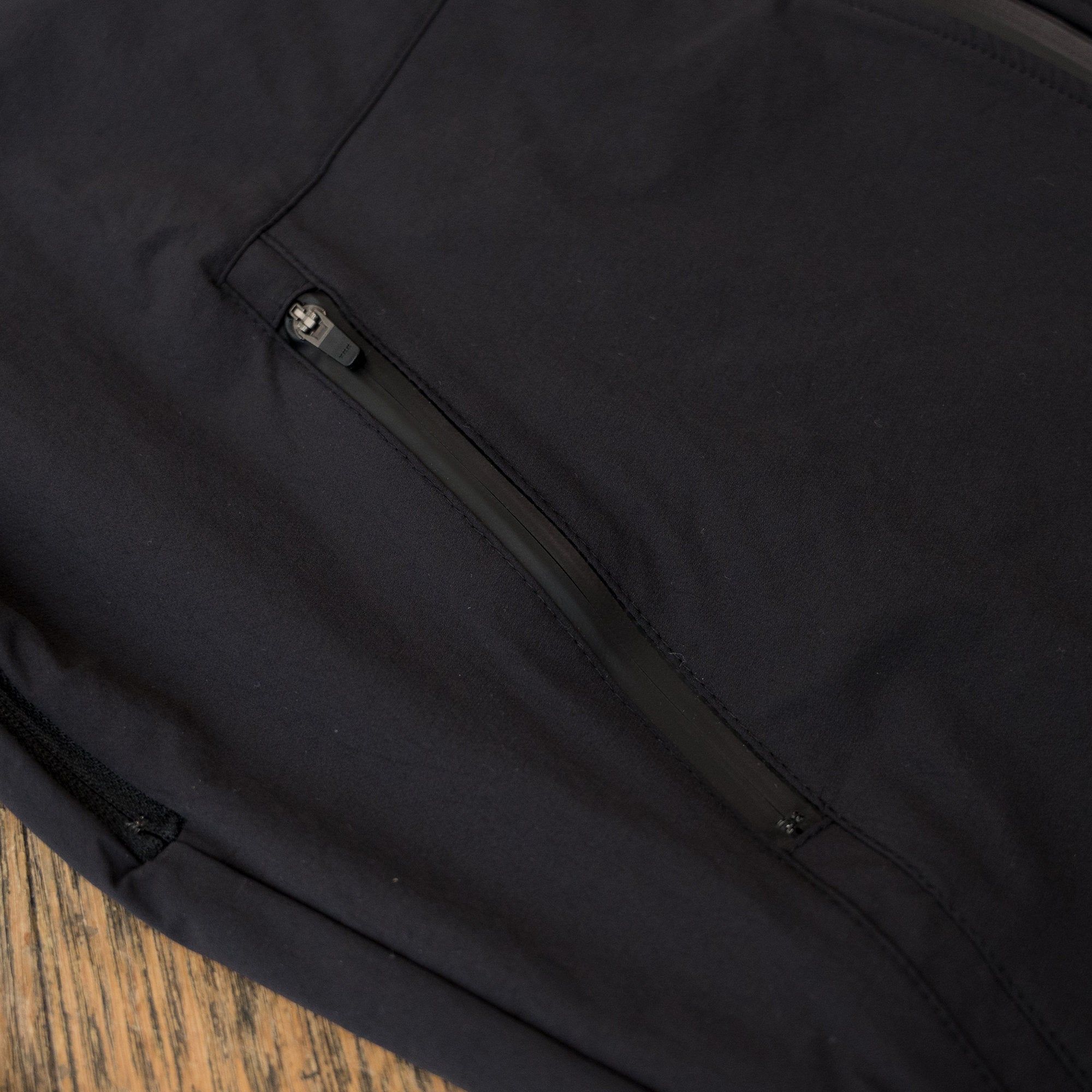 THE RUNNING JACKET by Runtrip Full Zip (Black)