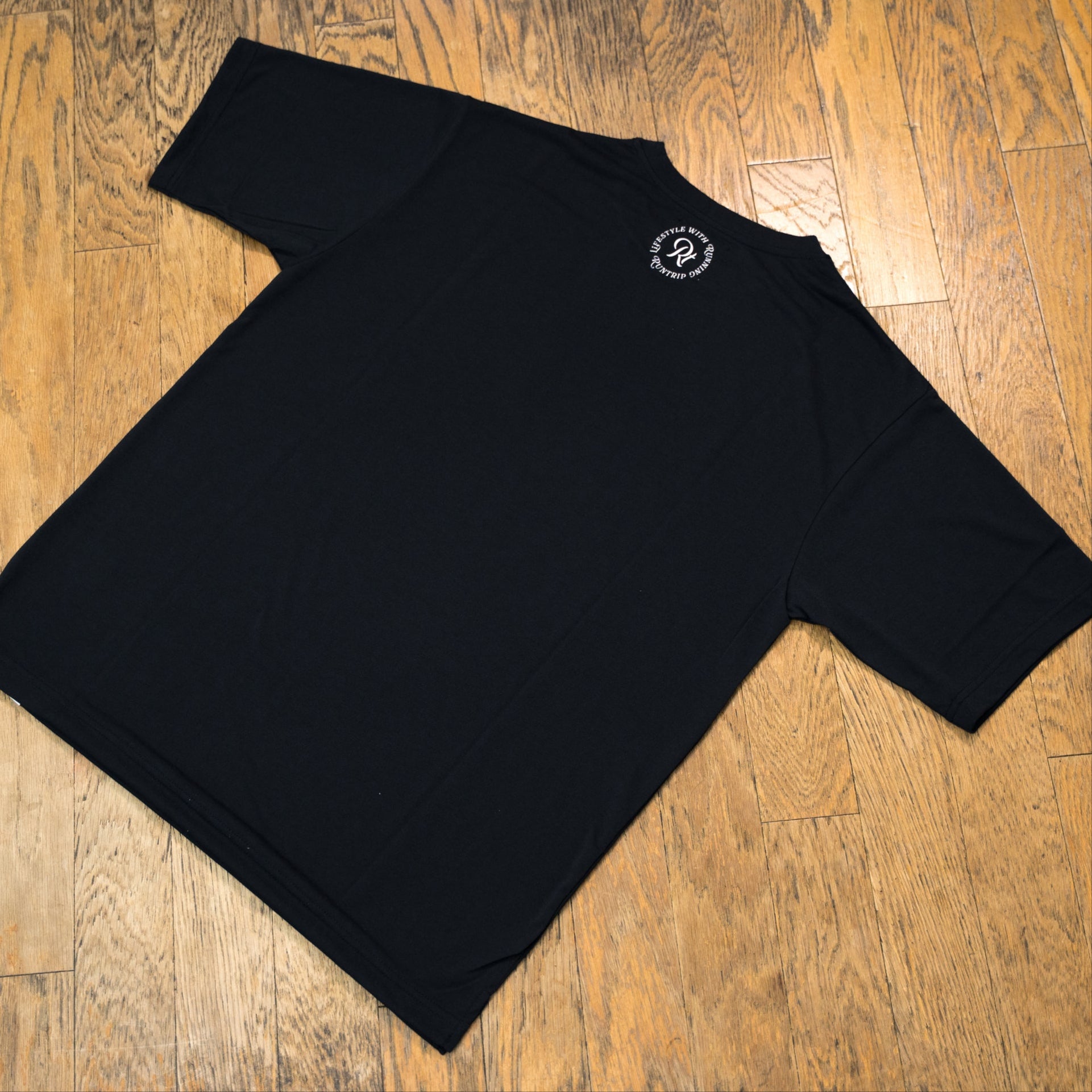 Runtrip × PROGRESS RUNNING CLUB "PRC98" Rt Logo Tee