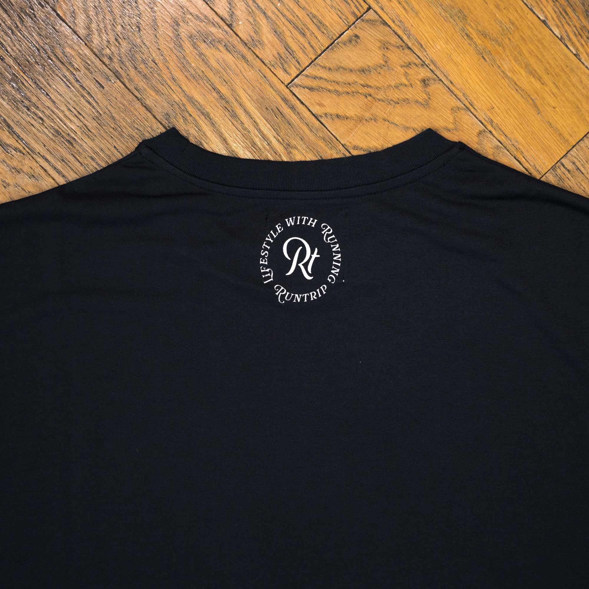 Runtrip × PROGRESS RUNNING CLUB "PRC98" Rt Logo Tee