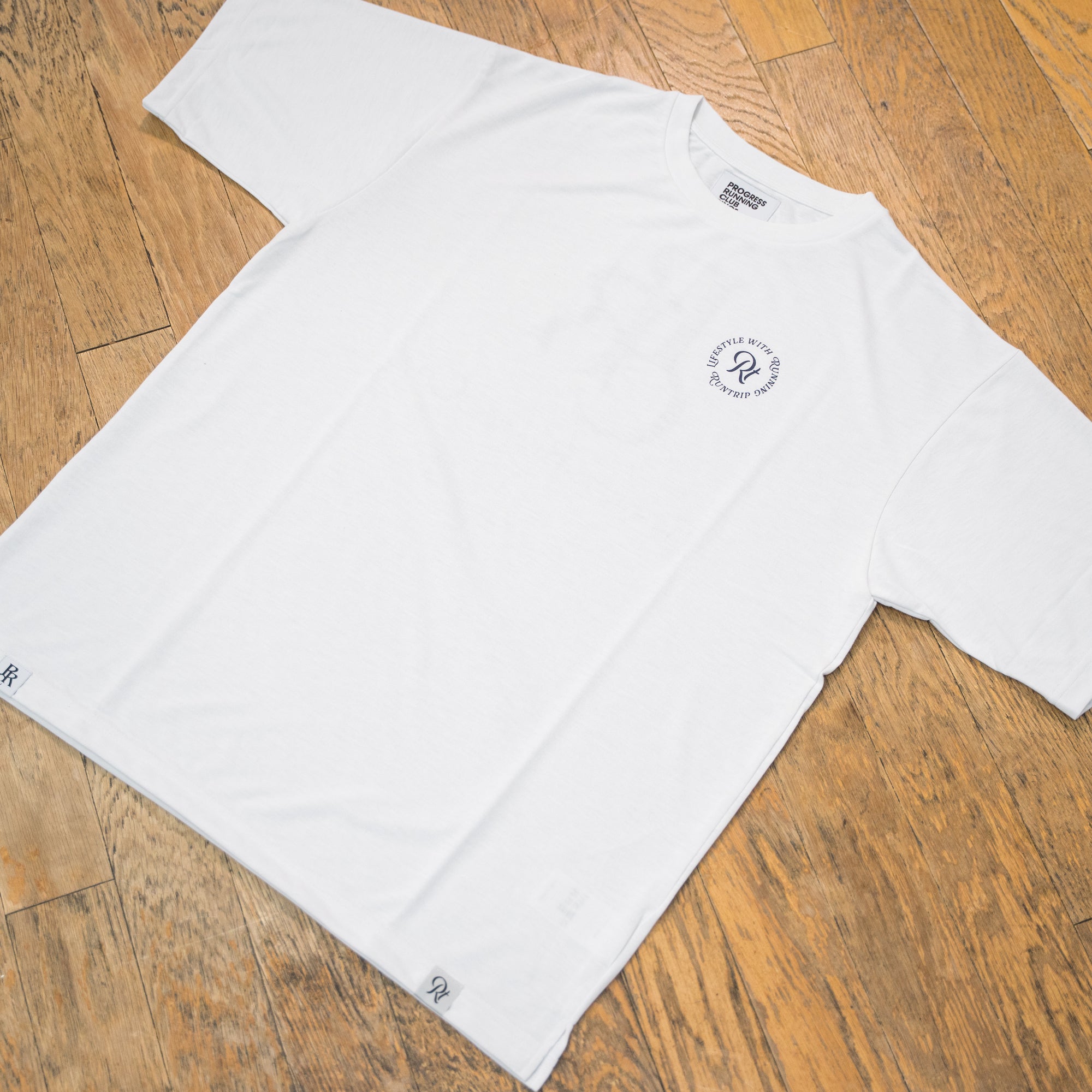 Runtrip × PROGRESS RUNNING CLUB "PRC BADGE LOGO" Rt Logo Tee