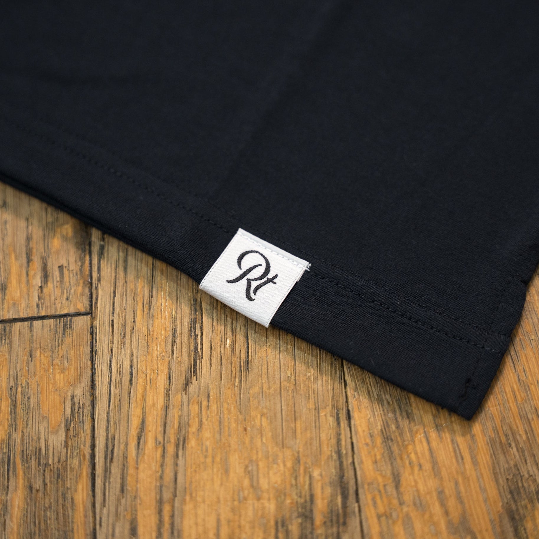 Runtrip × PROGRESS RUNNING CLUB "PRC BADGE LOGO" Rt Logo Tee