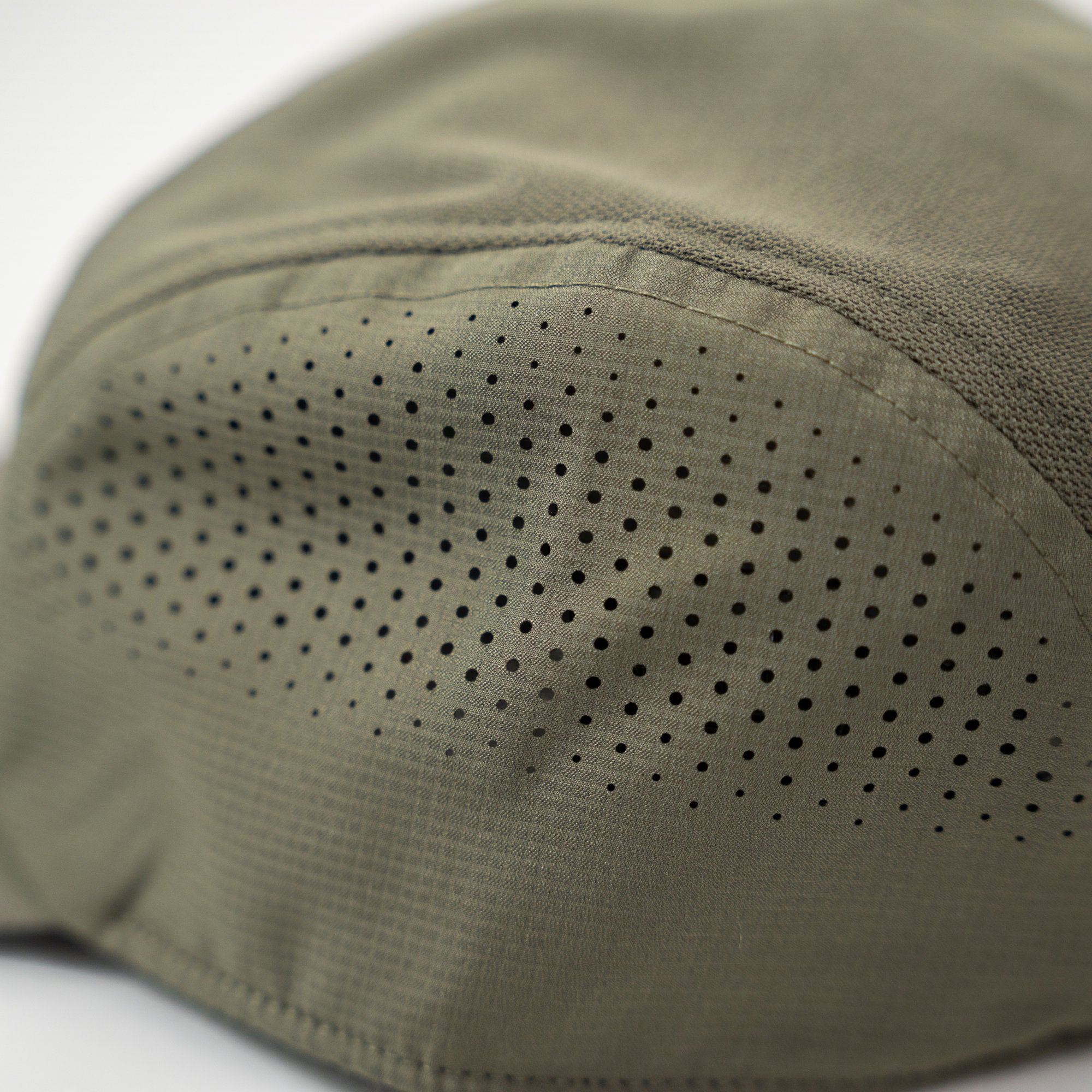 VAGA FEATHER RACING CAP (TAUPE)