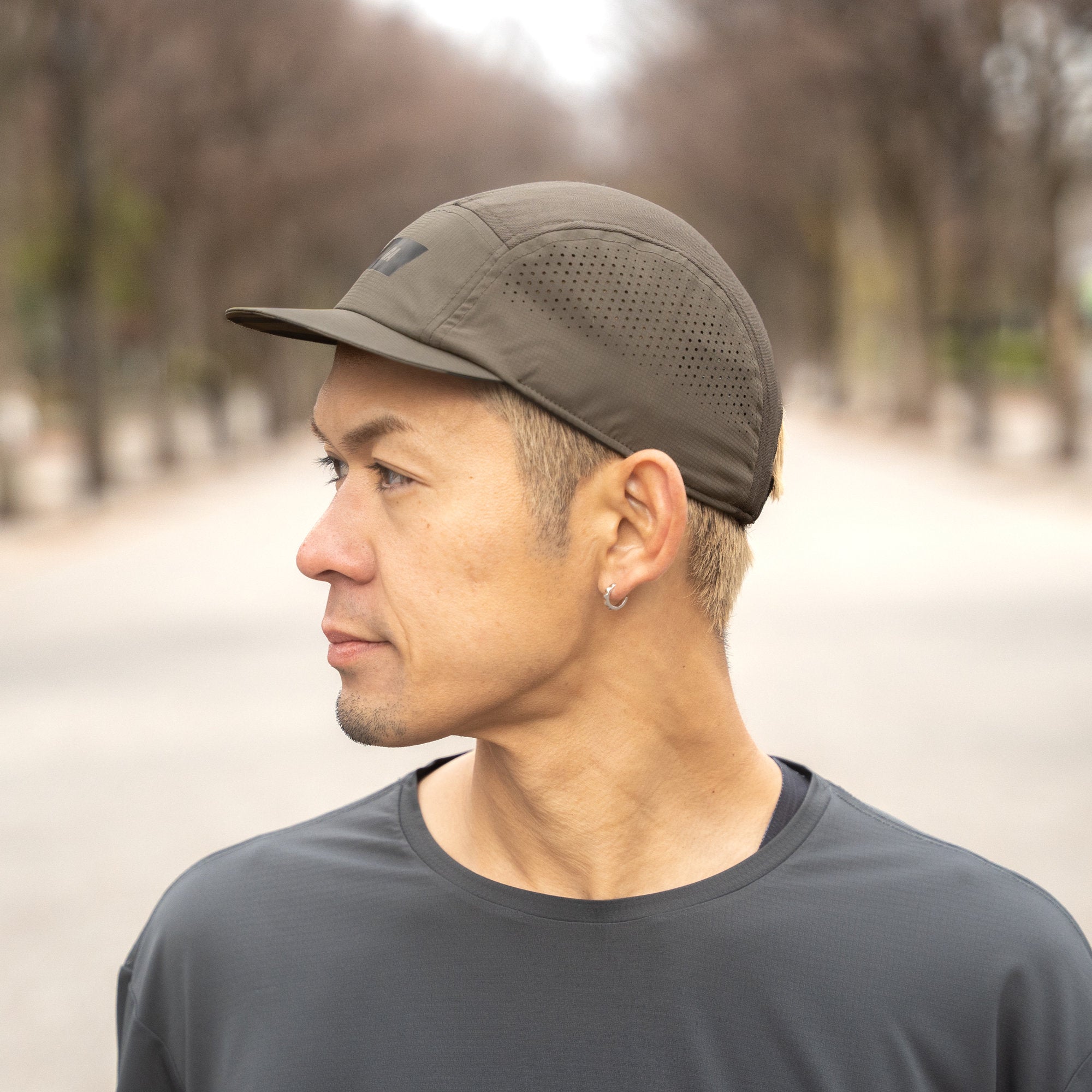 VAGA FEATHER RACING CAP (TAUPE)