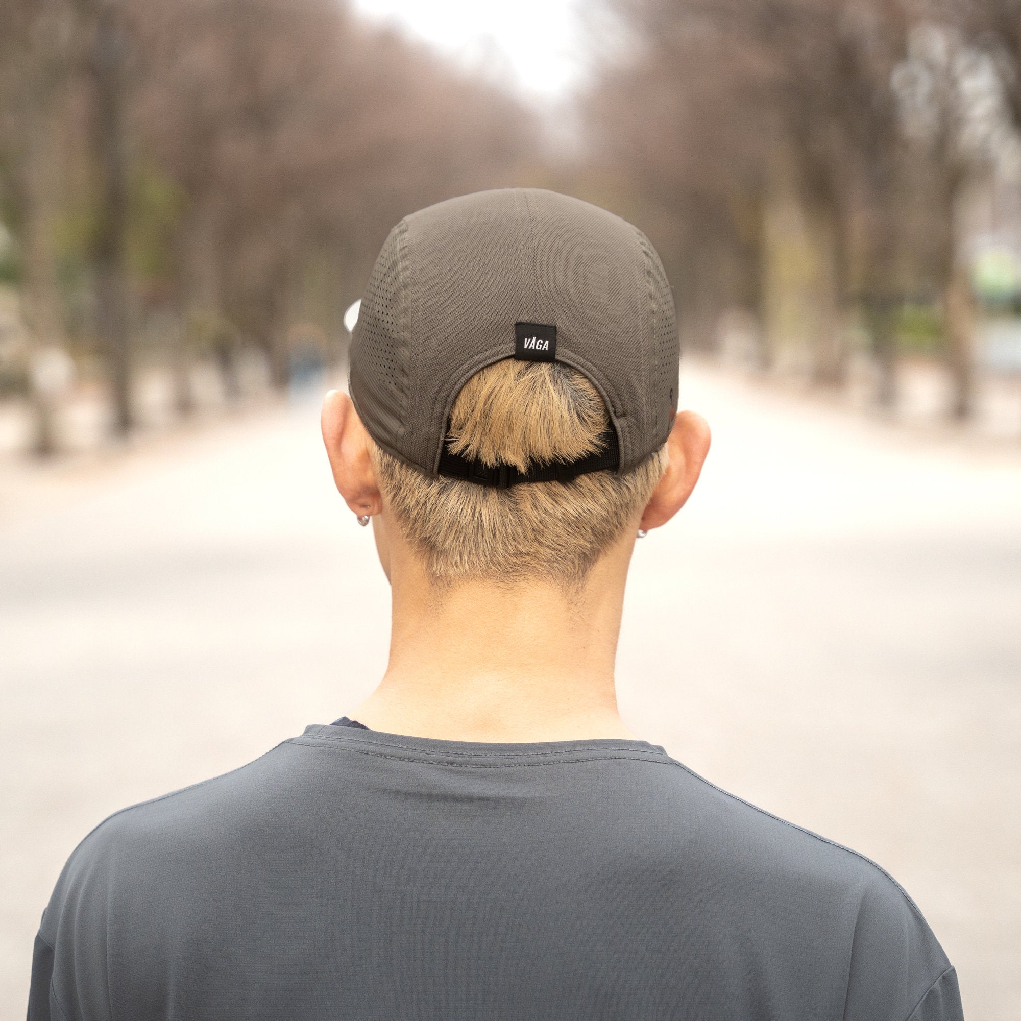 VAGA FEATHER RACING CAP (TAUPE)