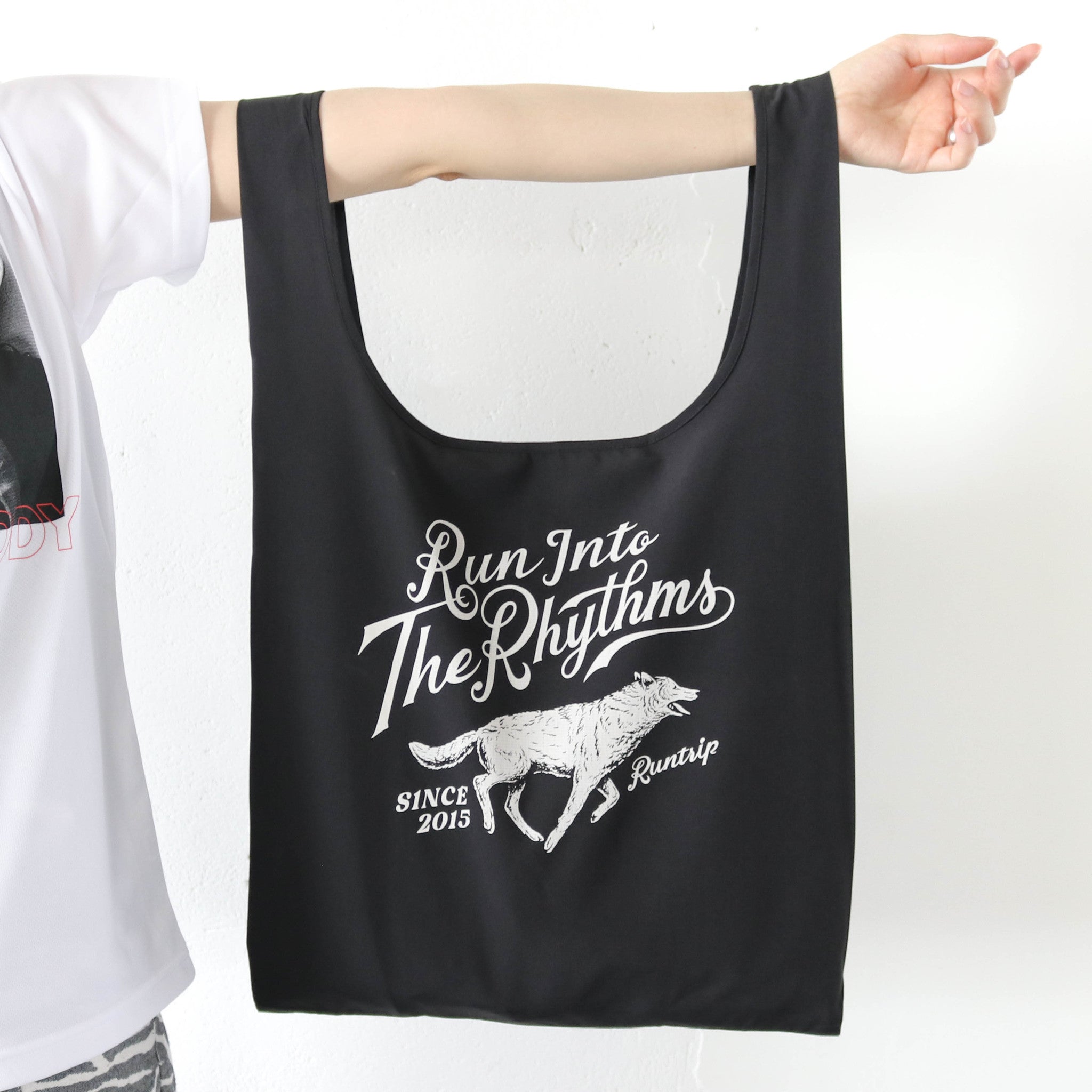 Run Into The Rhythms Shopping Bag (Black) 