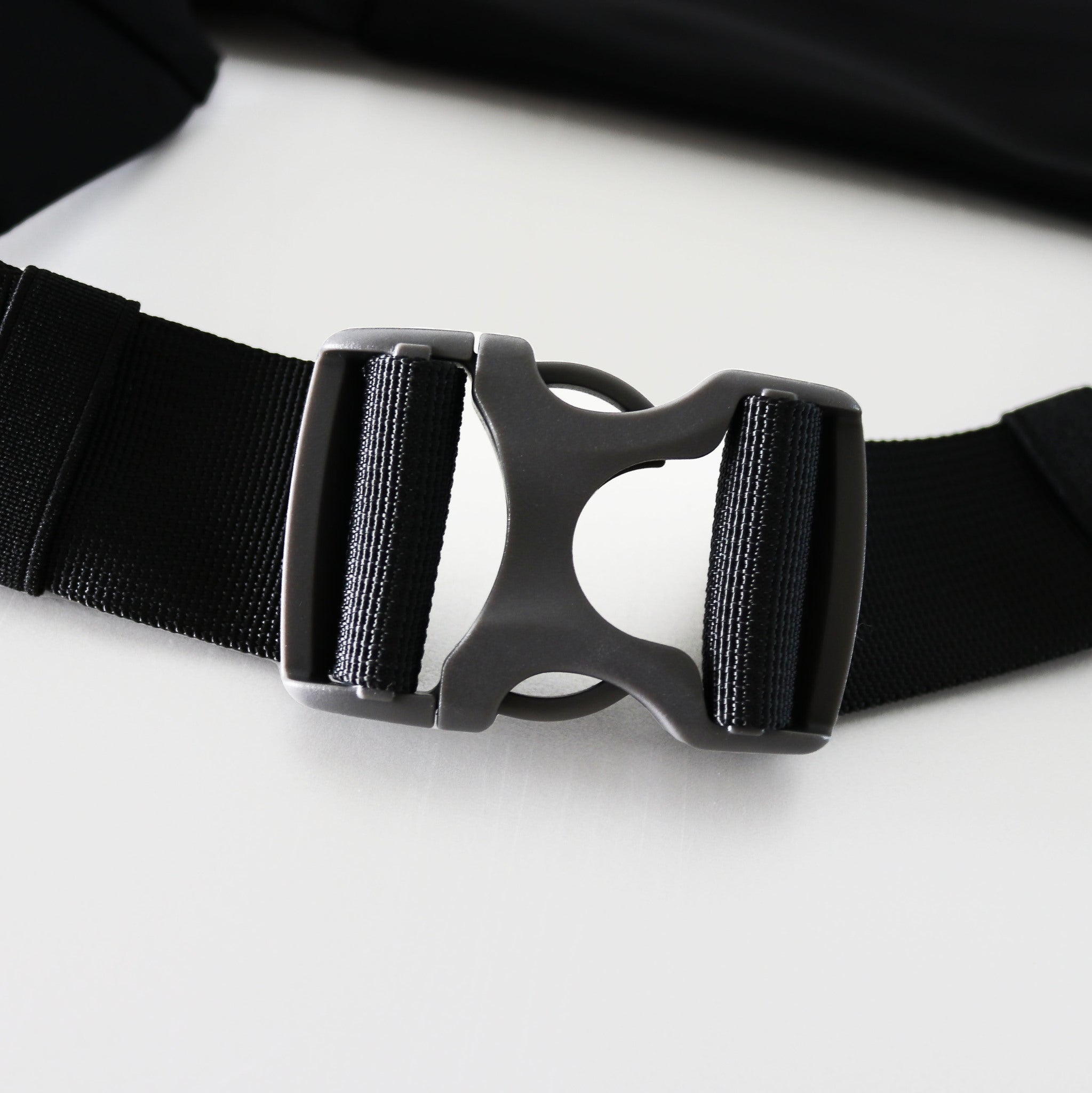 NATHAN | Adjustable Zipster 2.0 (Black)