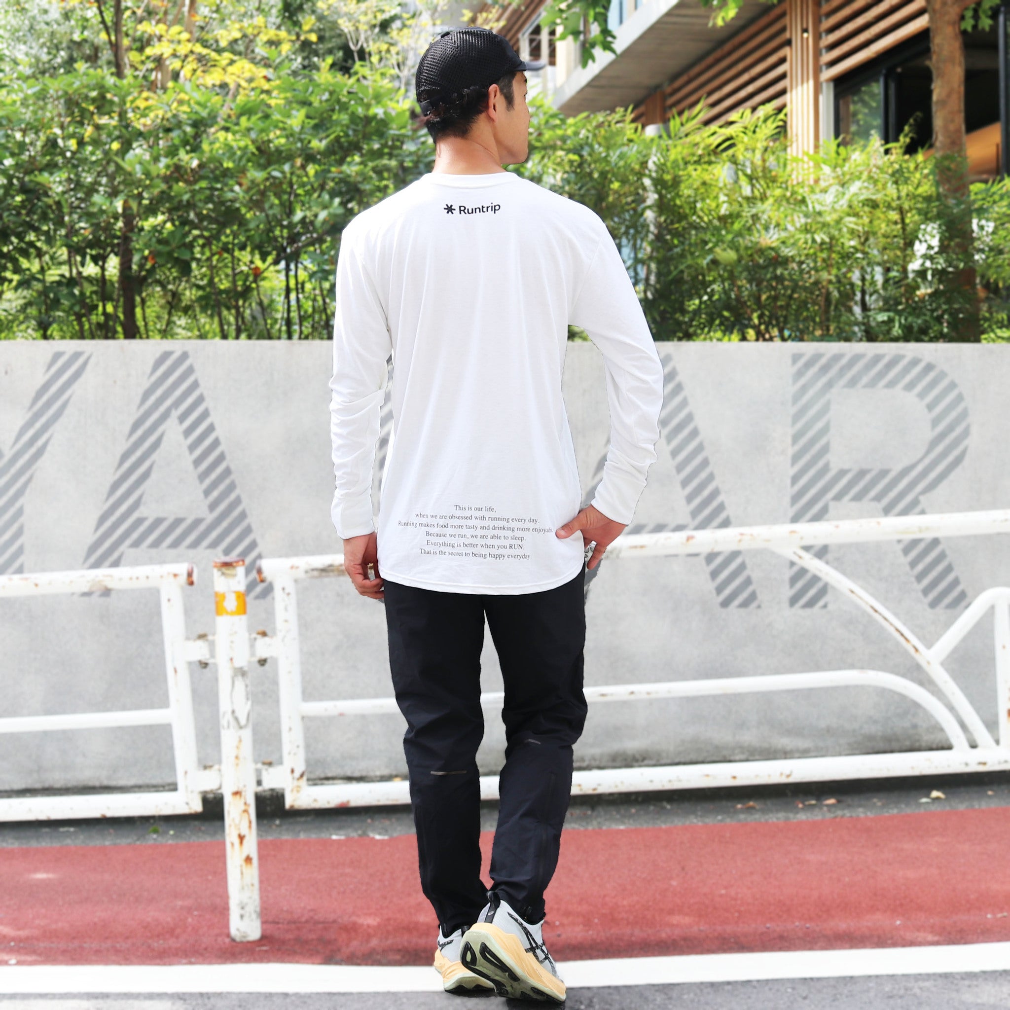 EAT DRINK SLEEP RUN / STREET Long-Sleeve Tee Vertical Mono (White)