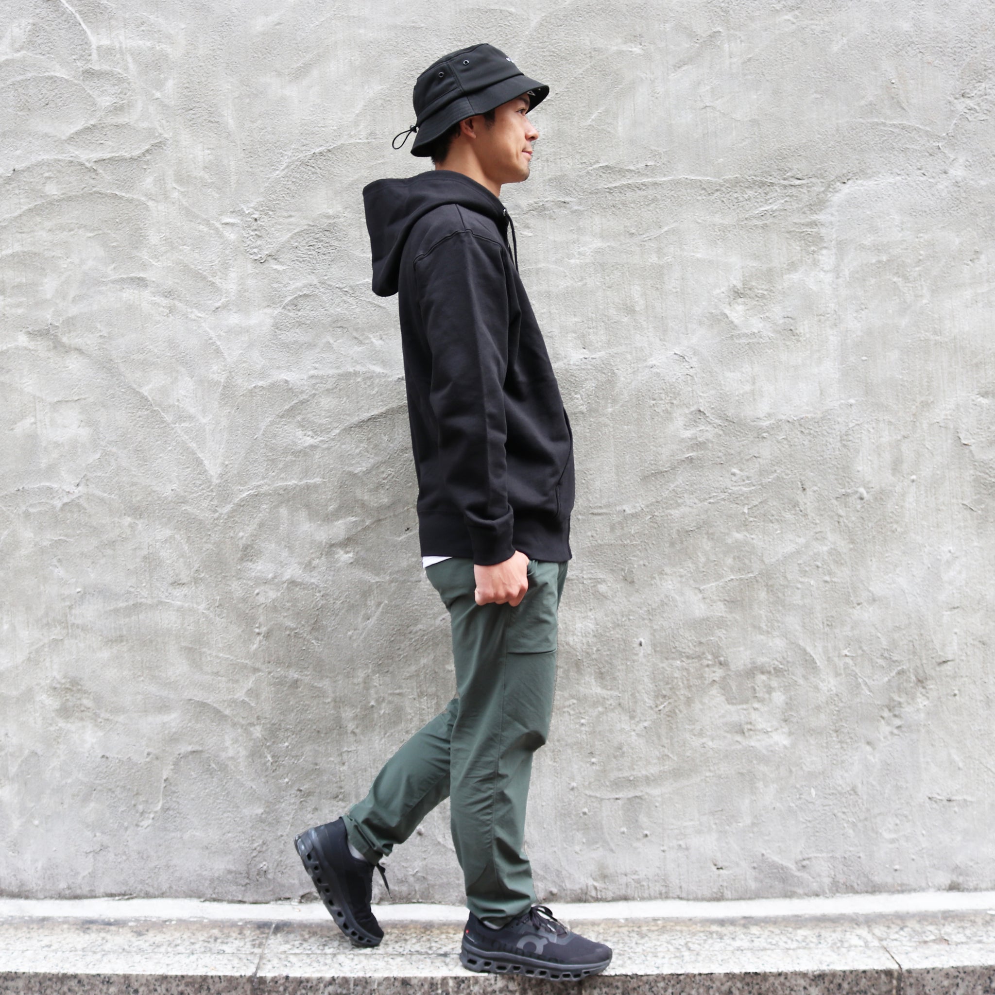 Runtrip Logo Patch Full Zip Hoodie (Black) 