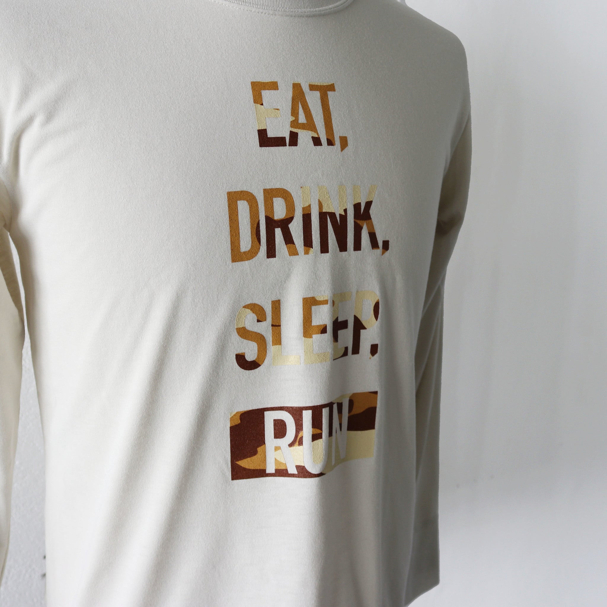 EAT DRINK SLEEP RUN / STREET Long-Sleeve Tee (BROWN Camo/Beige)