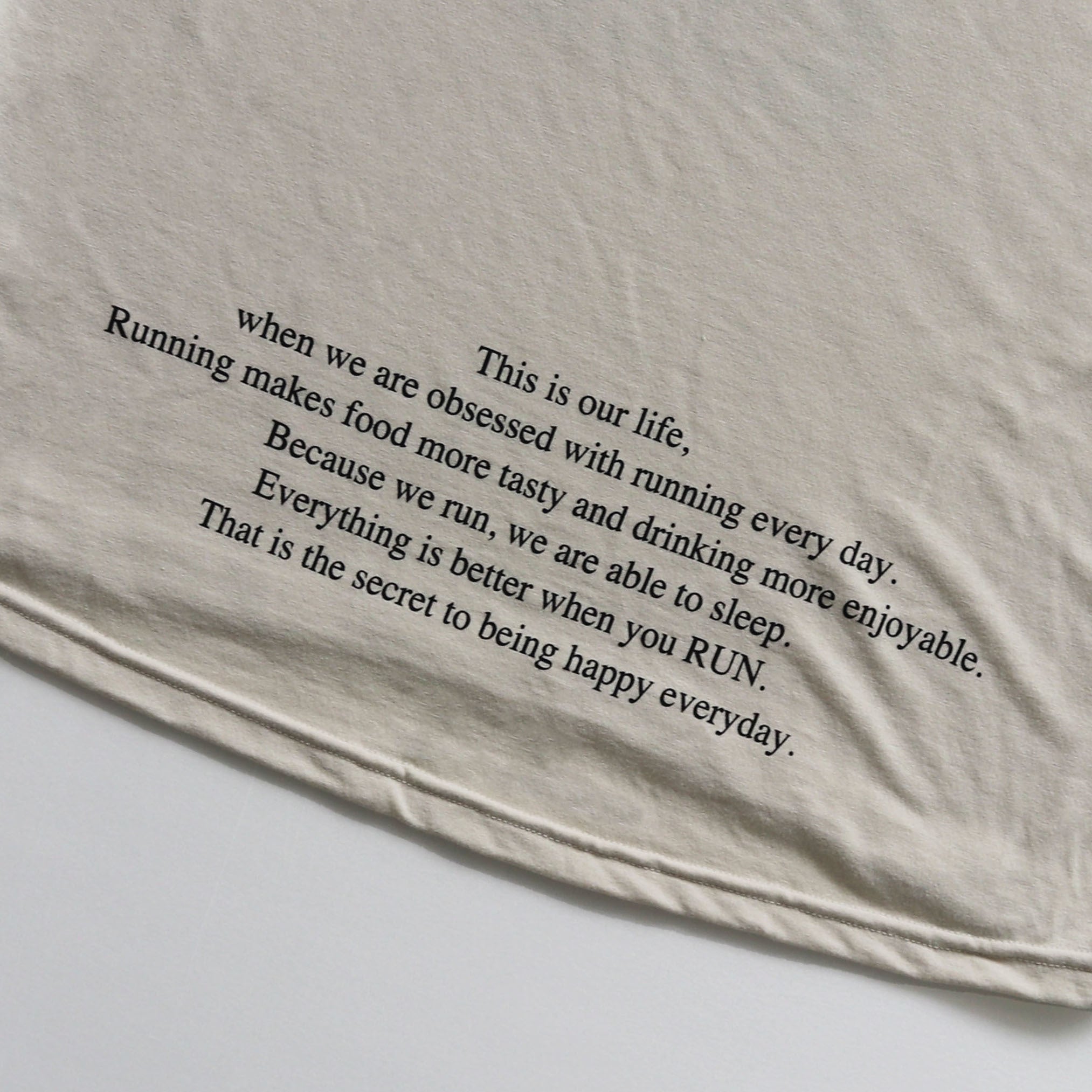 EAT DRINK SLEEP RUN / STREET Long-Sleeve Tee Vertical Mono (Beige)