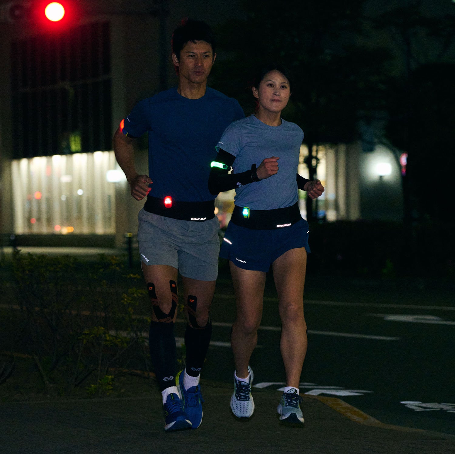 NATHAN | LightBender Mini R (BLUE NIGHT/WHITE)