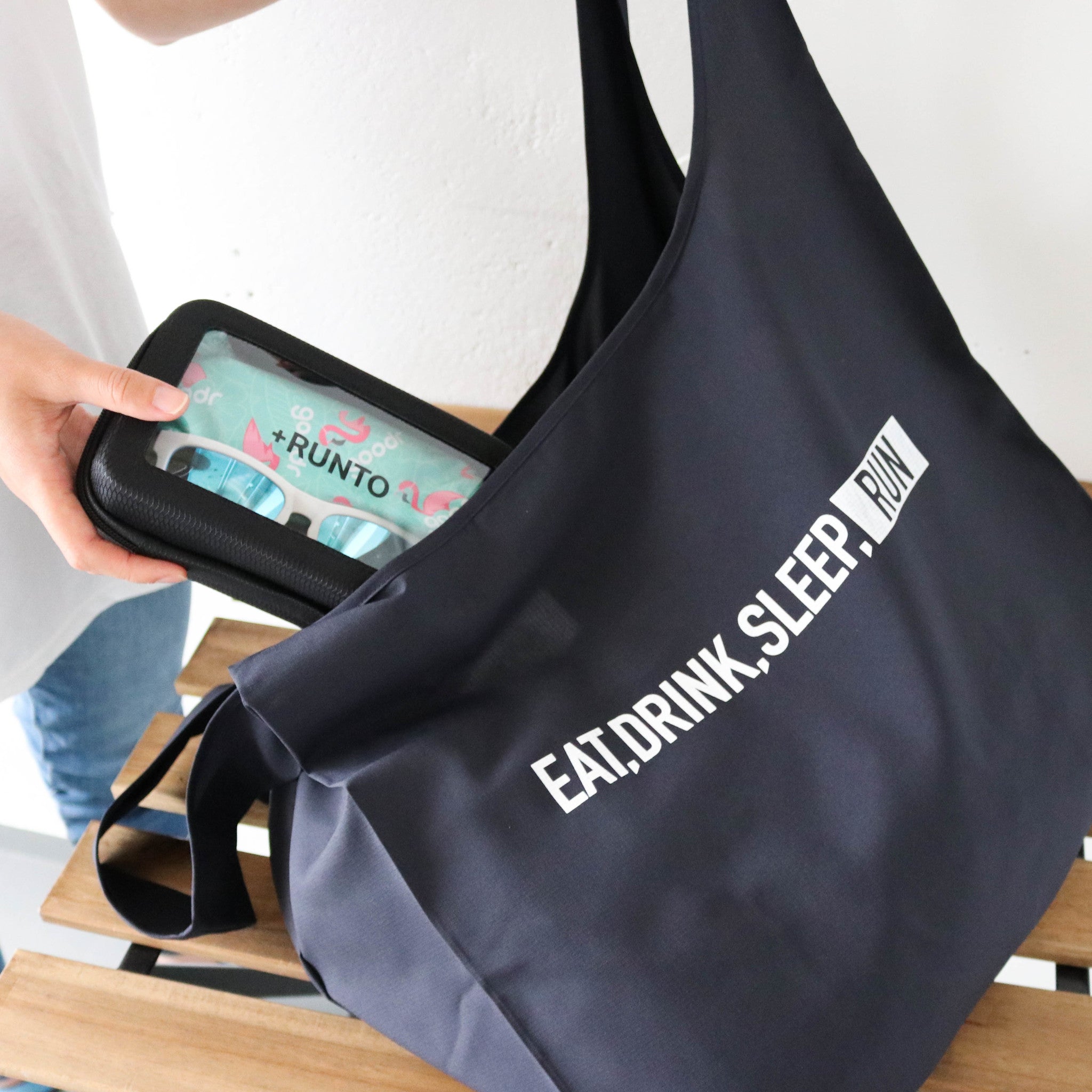 EAT DRINK SLEEP RUN / STREET Shopping Bag (Navy)