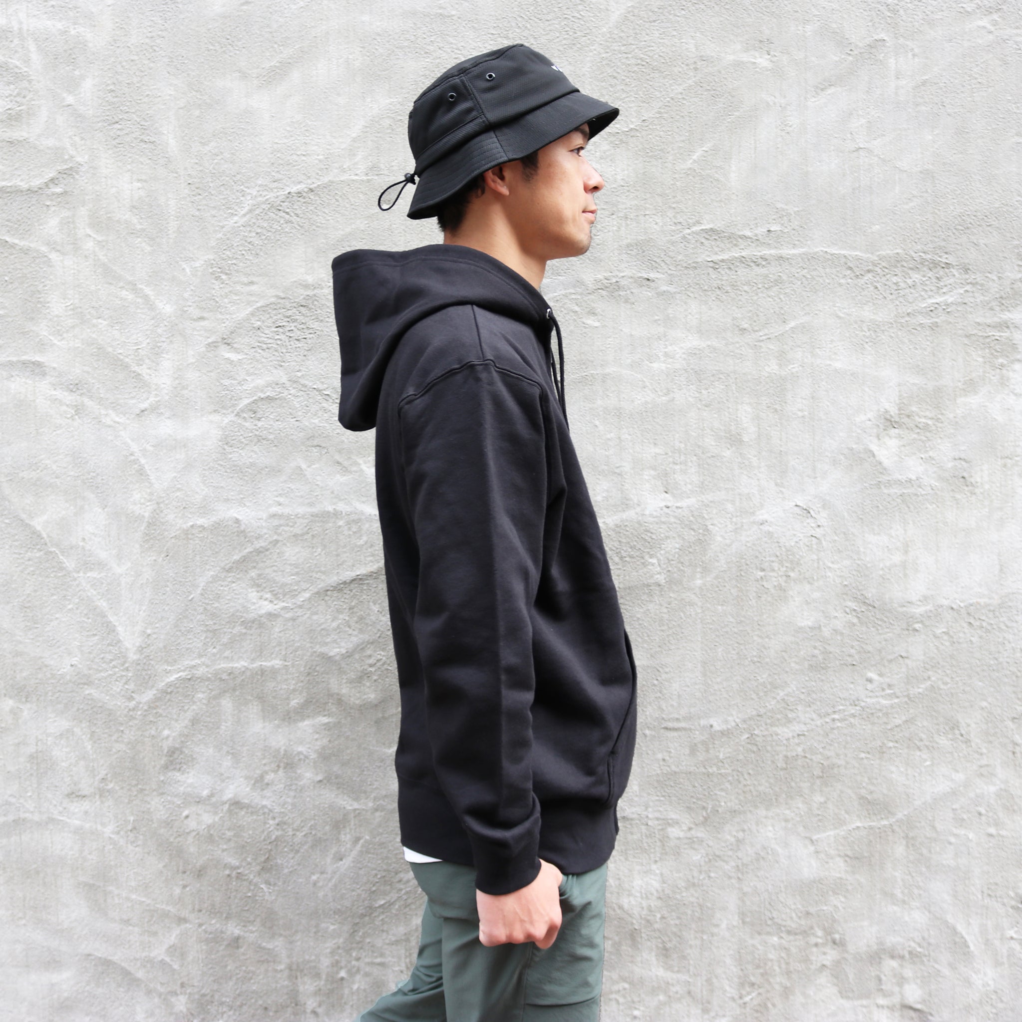 Runtrip Logo Patch Full Zip Hoodie (Black) 