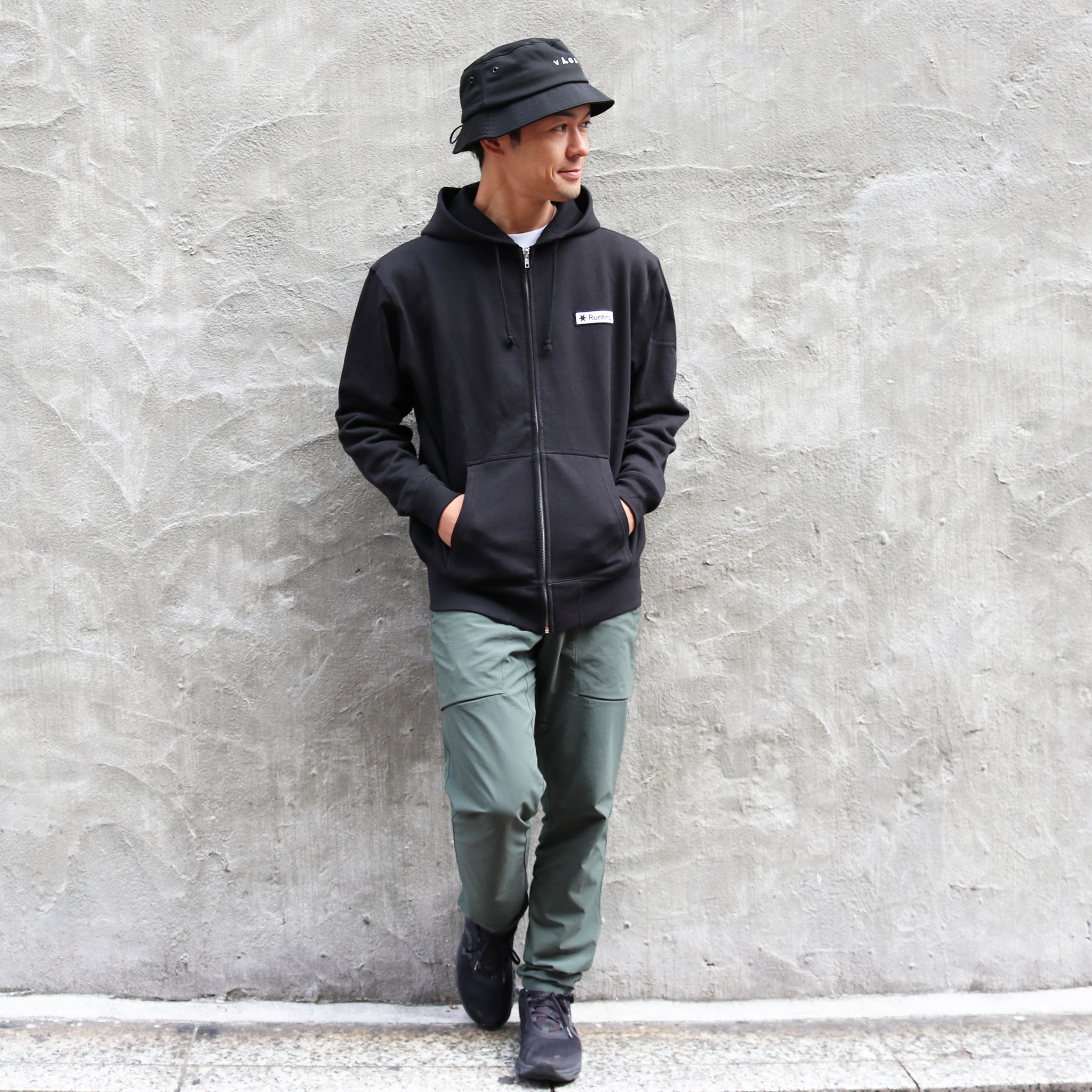 Runtrip Logo Patch Full Zip Hoodie (Black) 