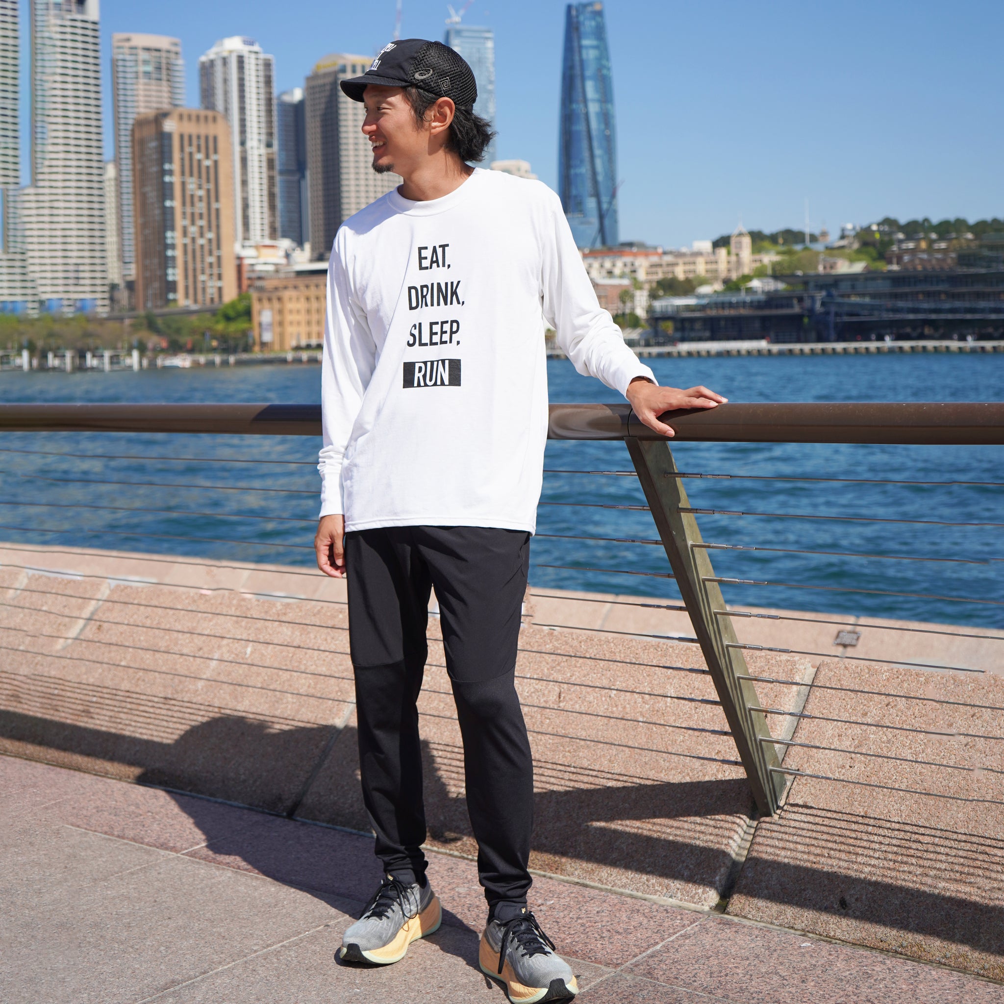 EAT DRINK SLEEP RUN / STREET Long-Sleeve Tee Vertical Mono (White)