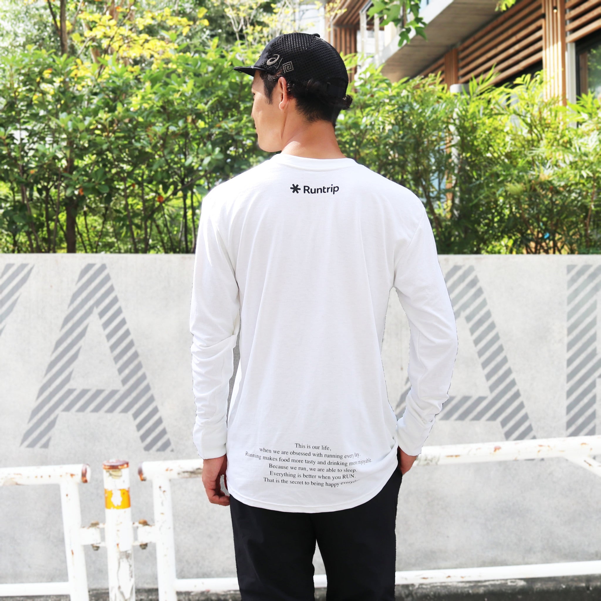 EAT DRINK SLEEP RUN / STREET Long-Sleeve Tee Vertical Mono (White)